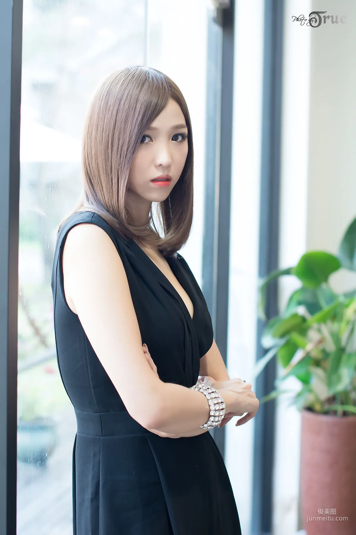 李恩慧《黑裙女强人》写真集3