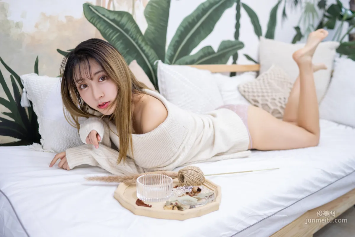 COSER黑川《年上彼女 婚紗+毛衣》 [COSPLAY少女] 寫真集 29