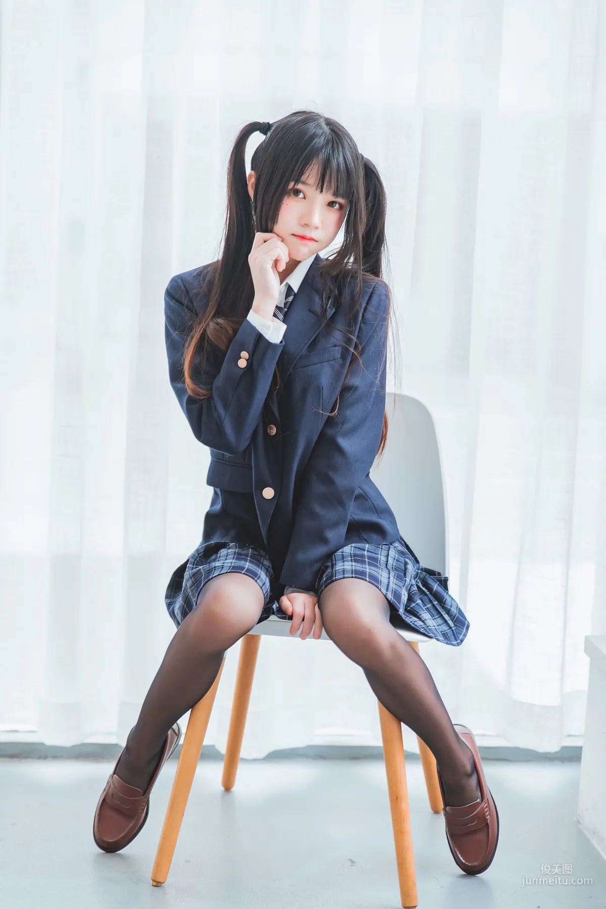 桜桃喵《冬季制服絲秀》 [COSPLAY美女] 寫真集 32