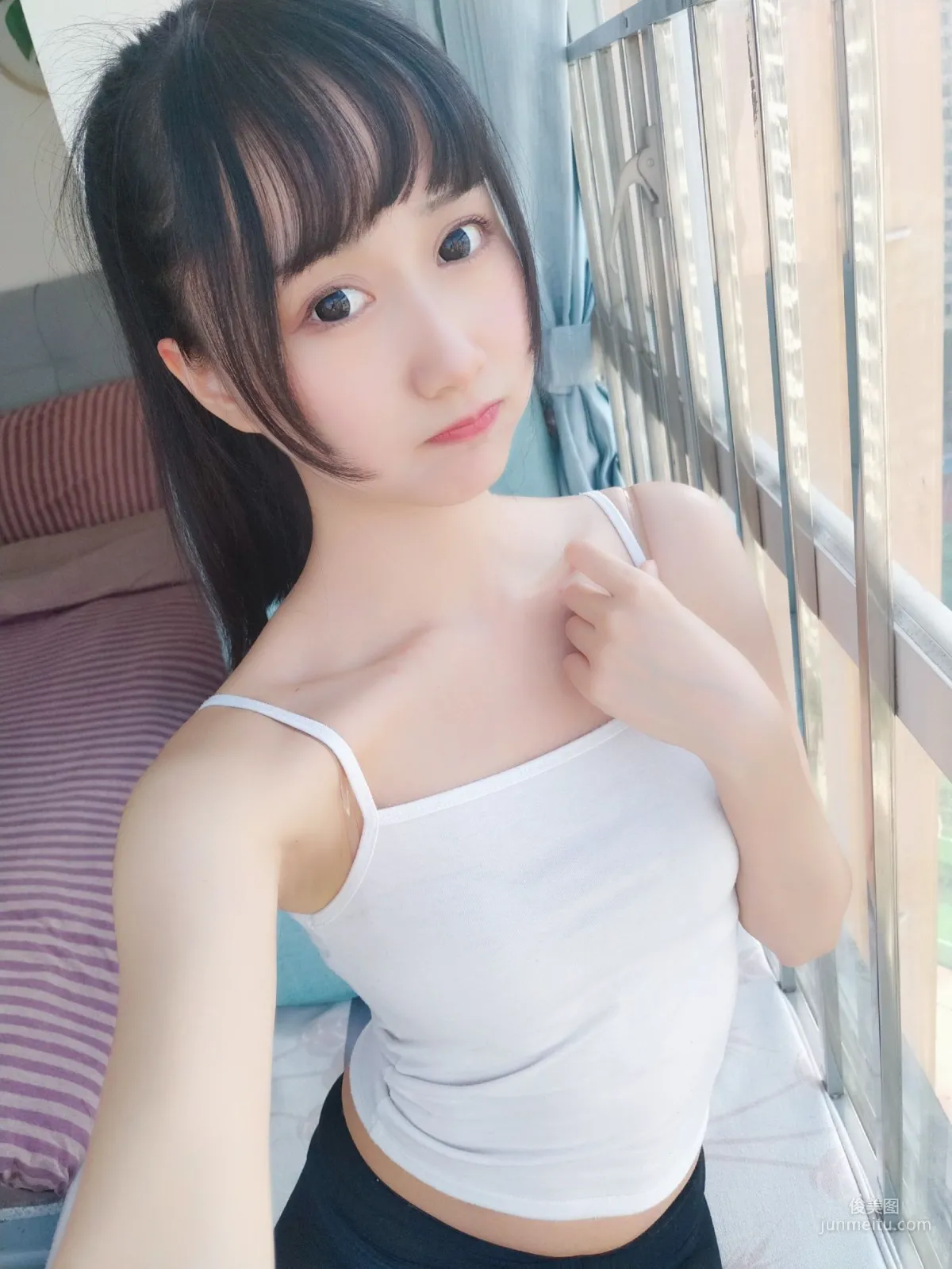 木綿綿OwO《背心黑絲居家》 [COSER美女] 寫真集 38