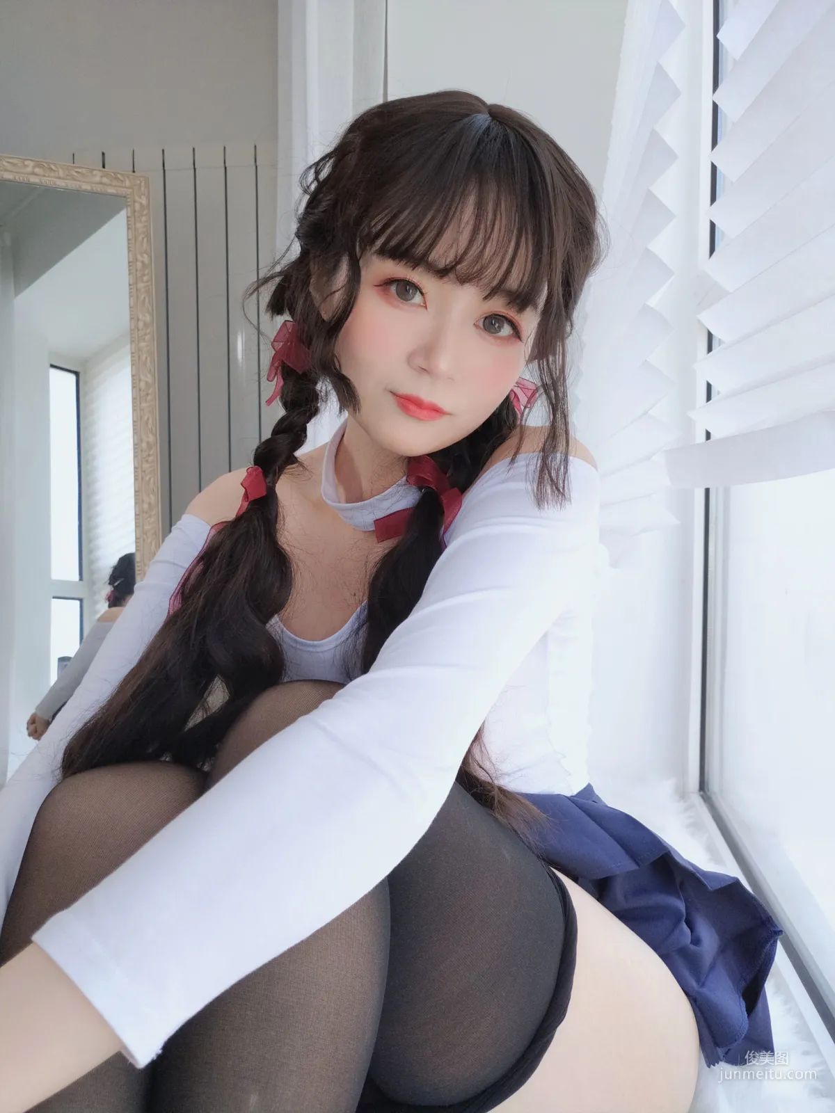 白銀81《鄰家大姐姐的黑絲1》 [COSPLAY少女] 寫真集 16