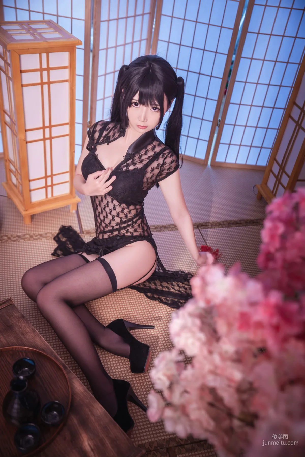 面餅仙兒《黑絲情趣旗袍》 [福利COSPLAY] 寫真集 17