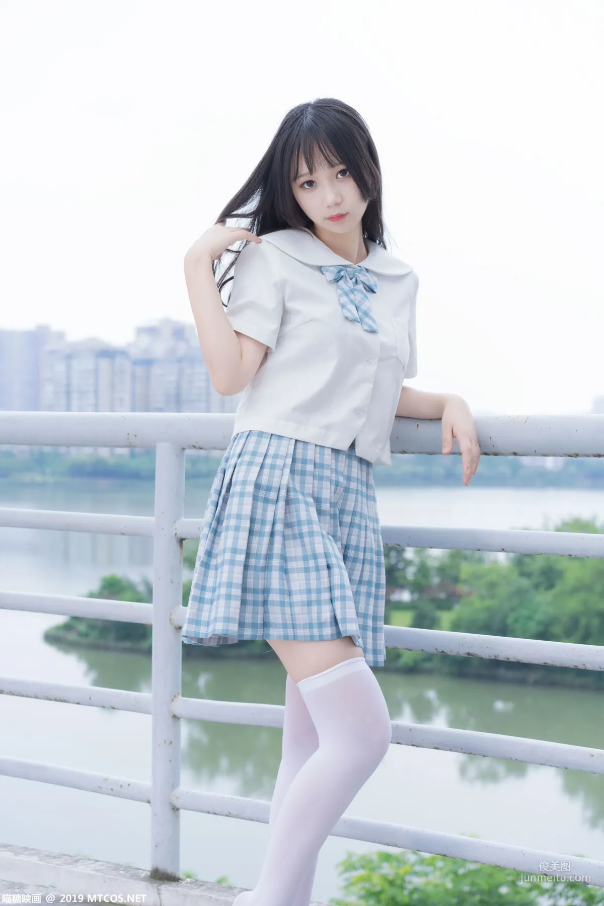 《白丝格子裙少女》 [喵糖映画] VOL.015 写真集1