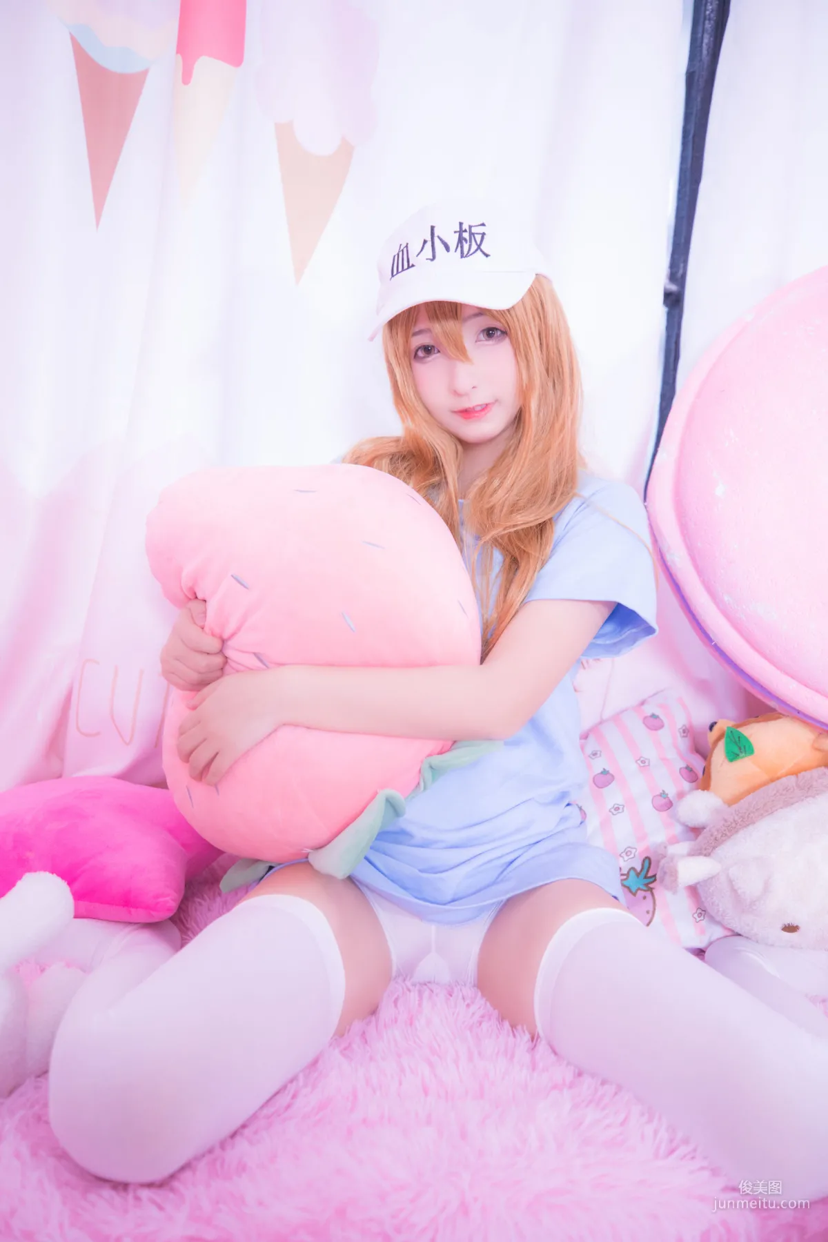 神楽坂真冬《血小闆》 [COSPLAY少女] 寫真集 41