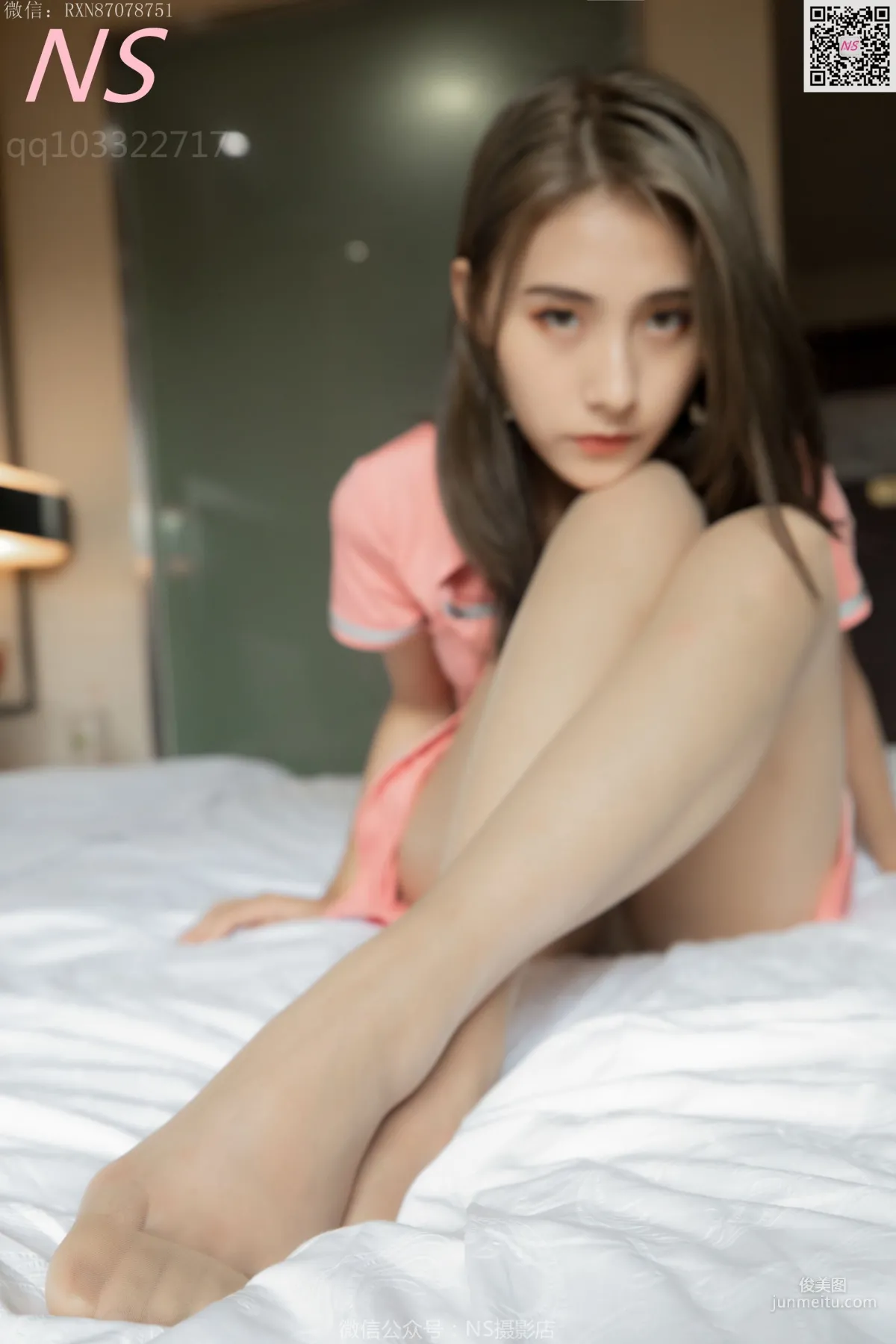 小允儿《明星脸丝袜美腿》 [纳丝摄影] 写真集35