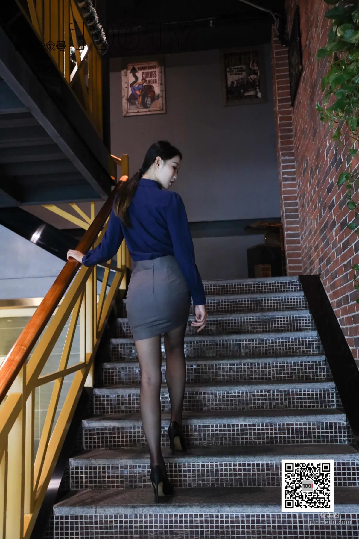 腿腿 《餐廳的服務員2》[一千零一夜IESS] 美腿絲足寫真集 93