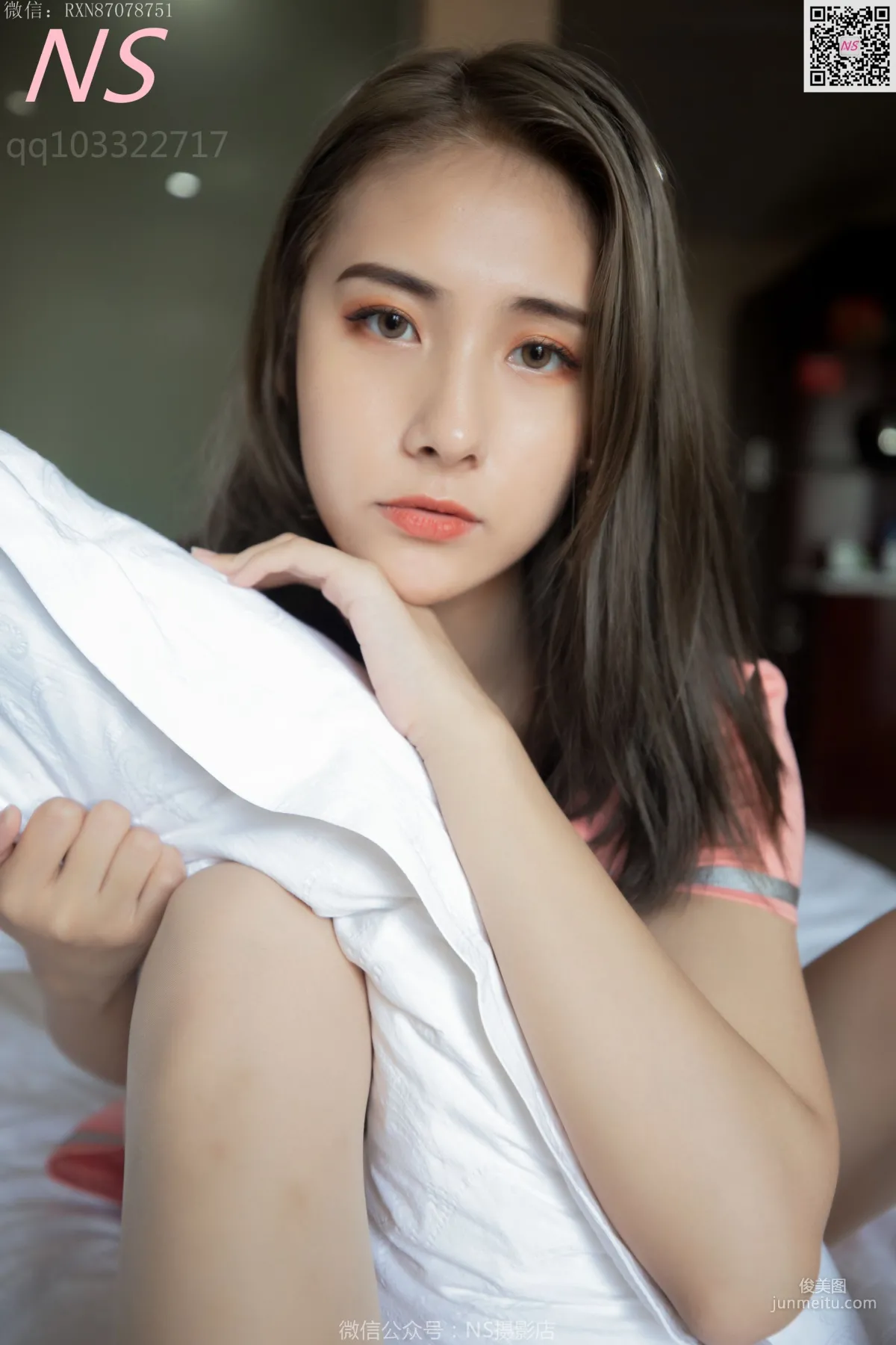 小允儿《明星脸丝袜美腿》 [纳丝摄影] 写真集52