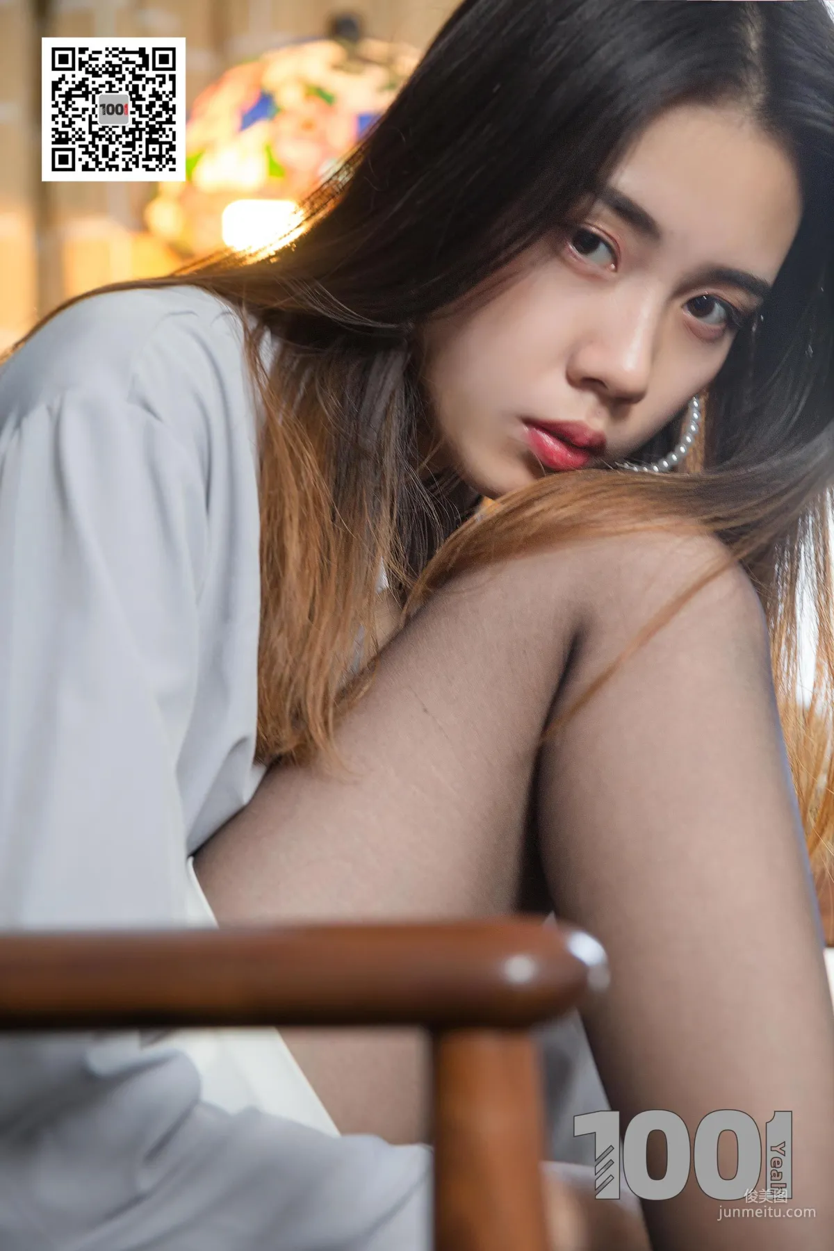 西瓜 《濃縮膠囊2》[一千零一夜IESS] 美腿絲足寫真集 89
