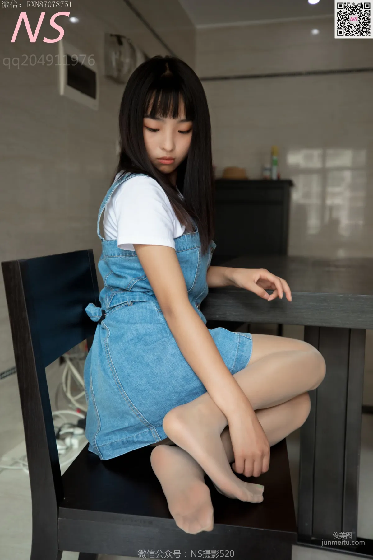 小西柚《嫩嫩的絲襪腳丫丫》 [納絲攝影] 寫真集 37