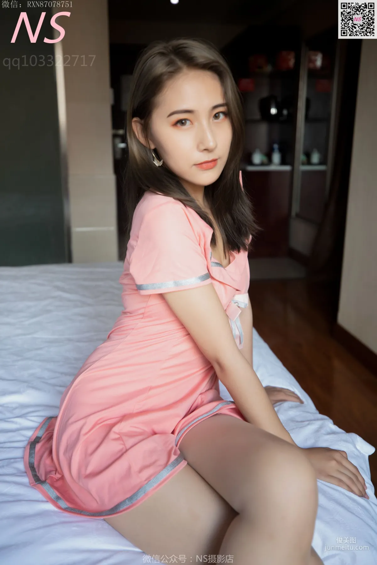 小允儿《明星脸丝袜美腿》 [纳丝摄影] 写真集2