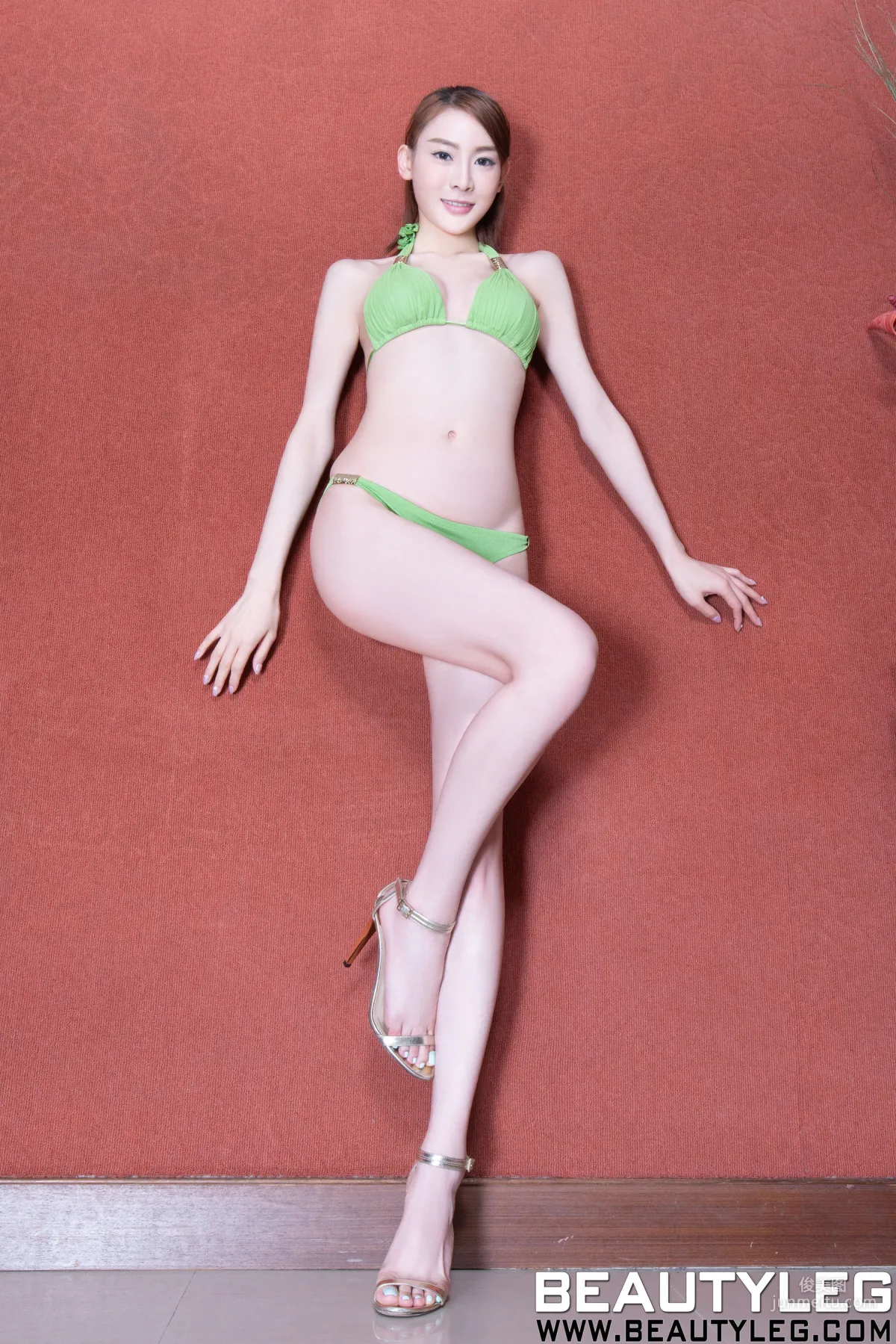 腿模Emily《5套絲襪制服美腿》 [Beautyleg] No.1835 寫真集 31