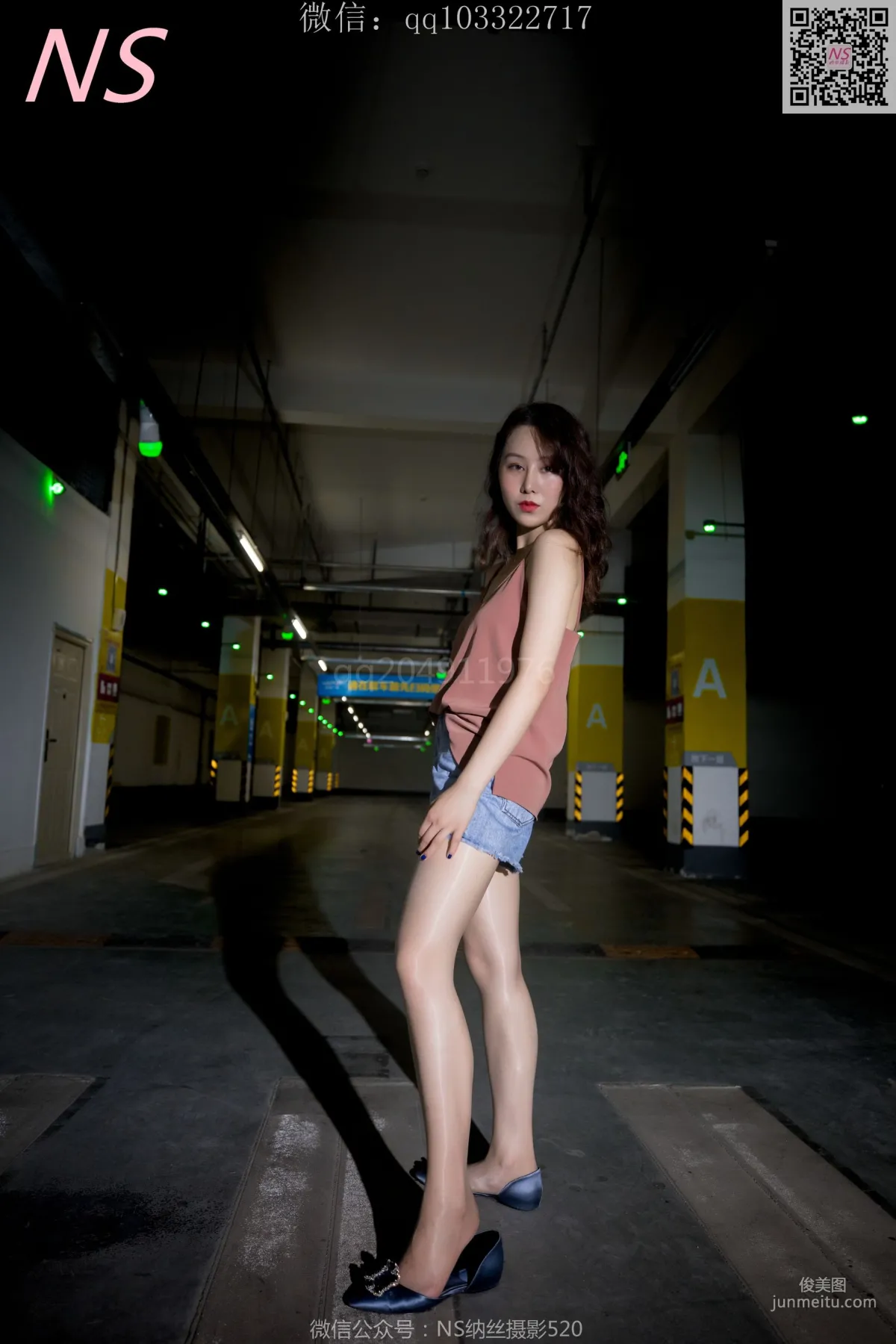小朱茵《地下車庫的絲襪美腿女郎》 [納絲攝影] 寫真集 10