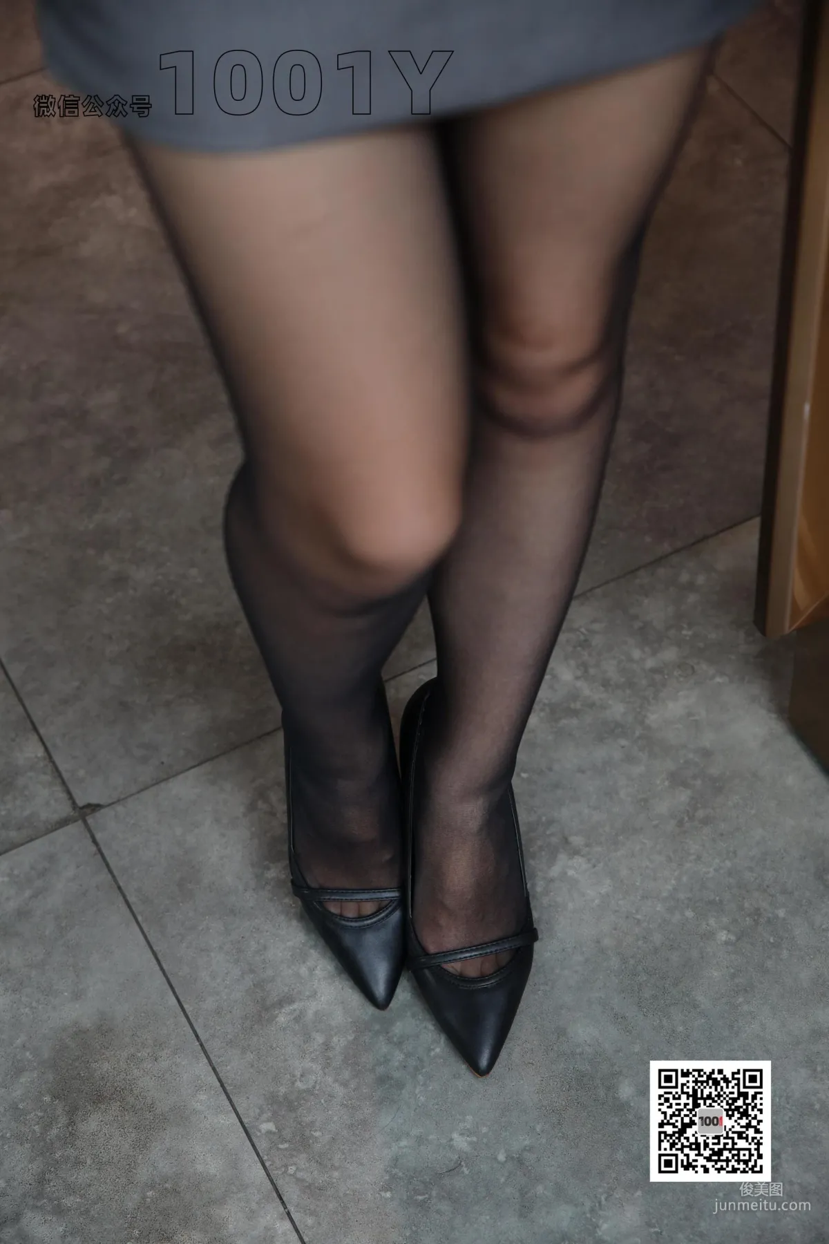 腿腿 《餐廳的服務員2》[一千零一夜IESS] 美腿絲足寫真集 47
