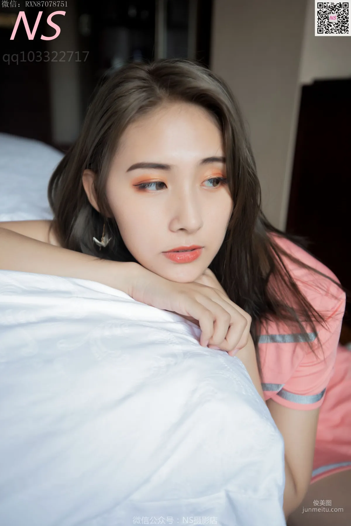 小允儿《明星脸丝袜美腿》 [纳丝摄影] 写真集8