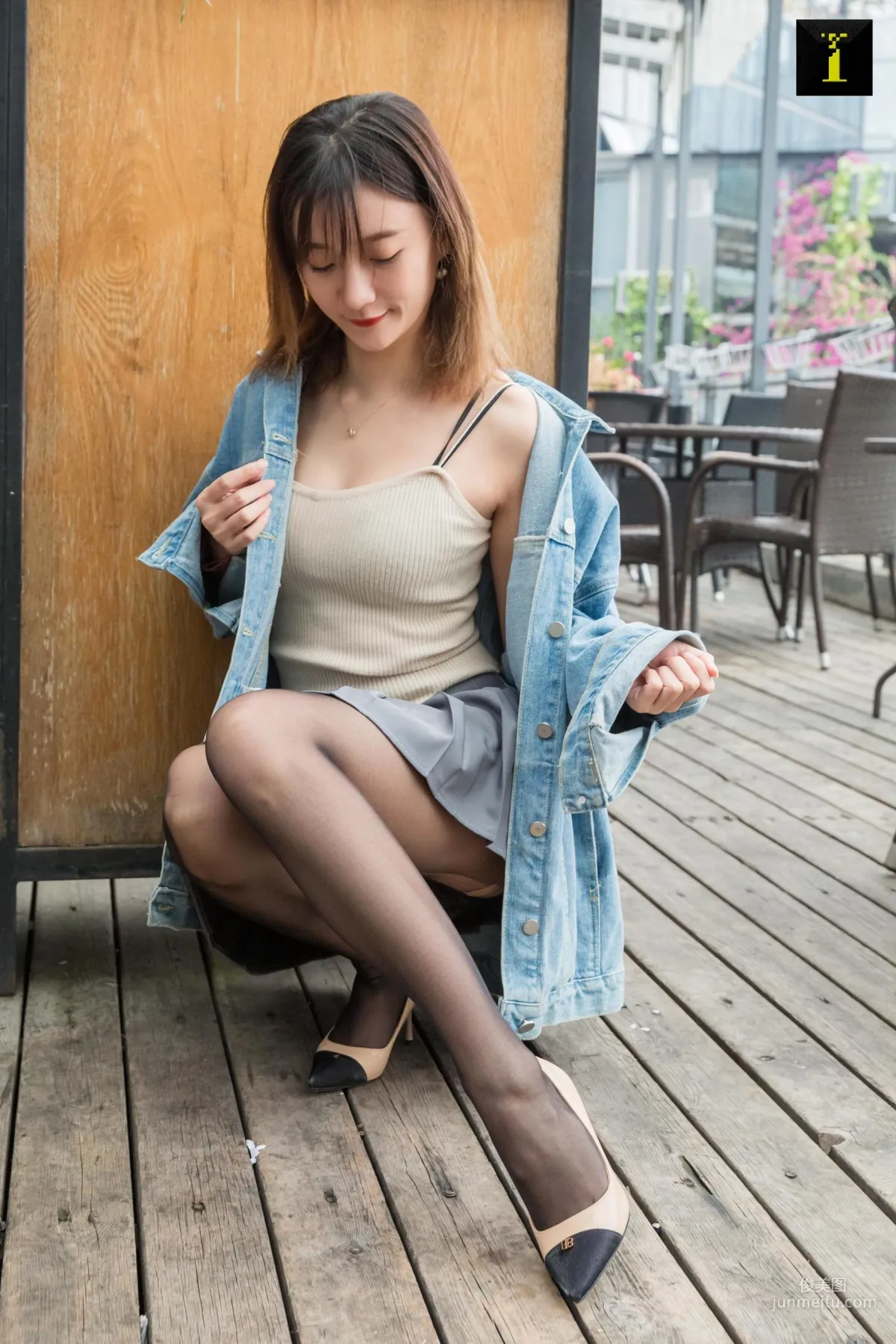 秋秋 《秋秋的牛仔外套》 [異思趣向IESS] 絲襪美腿寫真集 11
