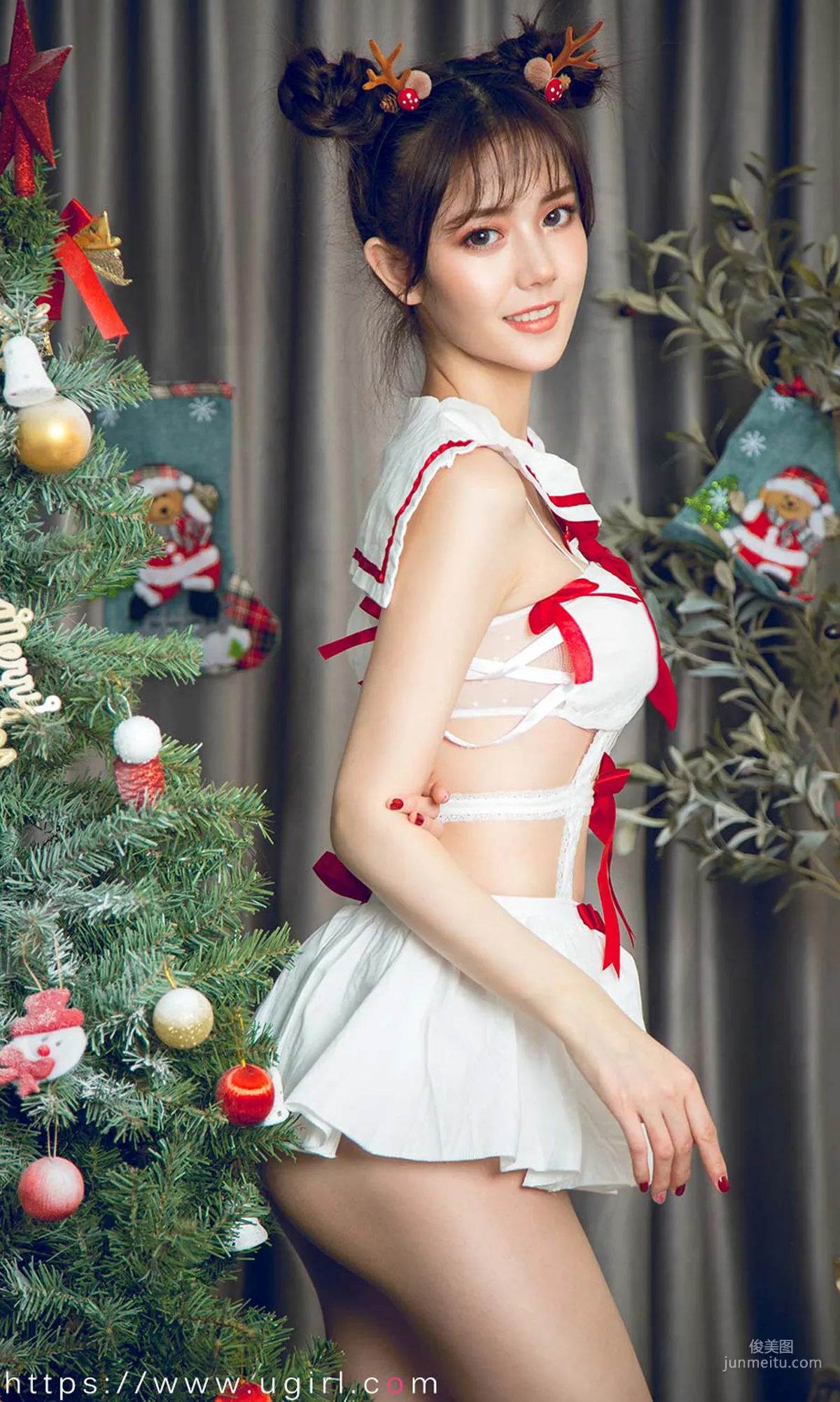 唐小糖《制服少女圣诞秀》 [尤果圈爱尤物] No.1679 写真集9