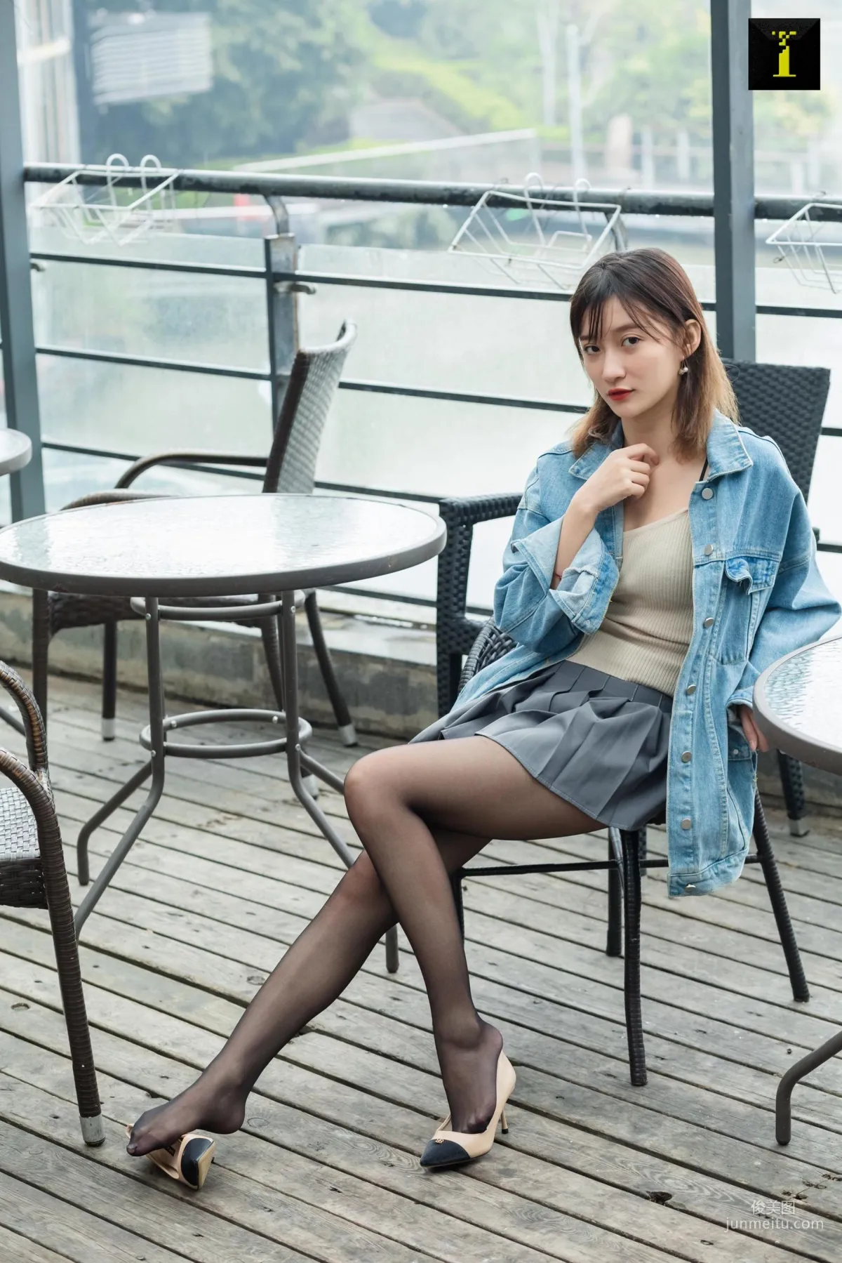 秋秋 《秋秋的牛仔外套》 [異思趣向IESS] 絲襪美腿寫真集 72