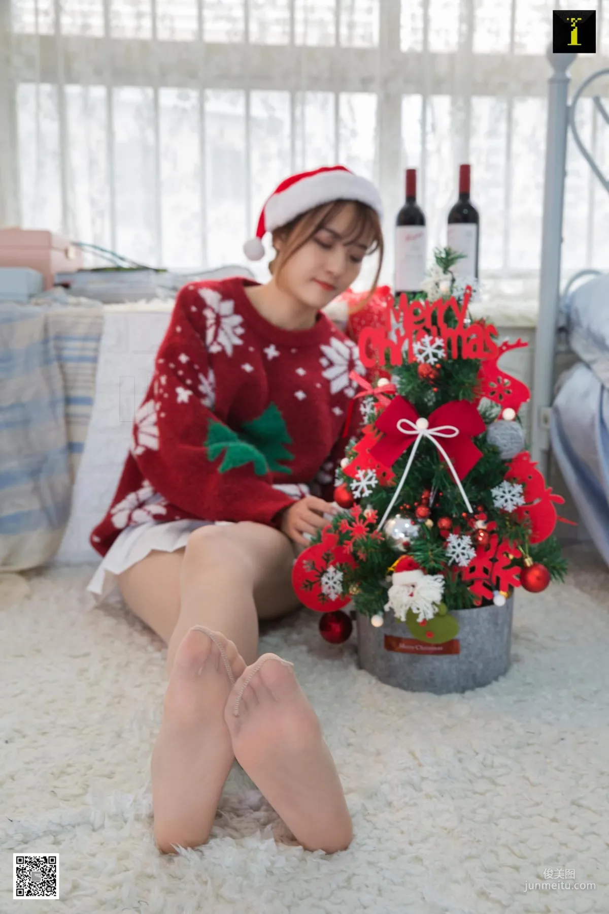 婉萍 《紅酒與聖誕節》 [異思趣向IESS] 絲襪美腿寫真集 53
