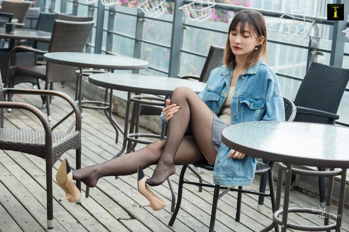 秋秋 《秋秋的牛仔外套》 [異思趣向IESS] 絲襪美腿寫真集 66