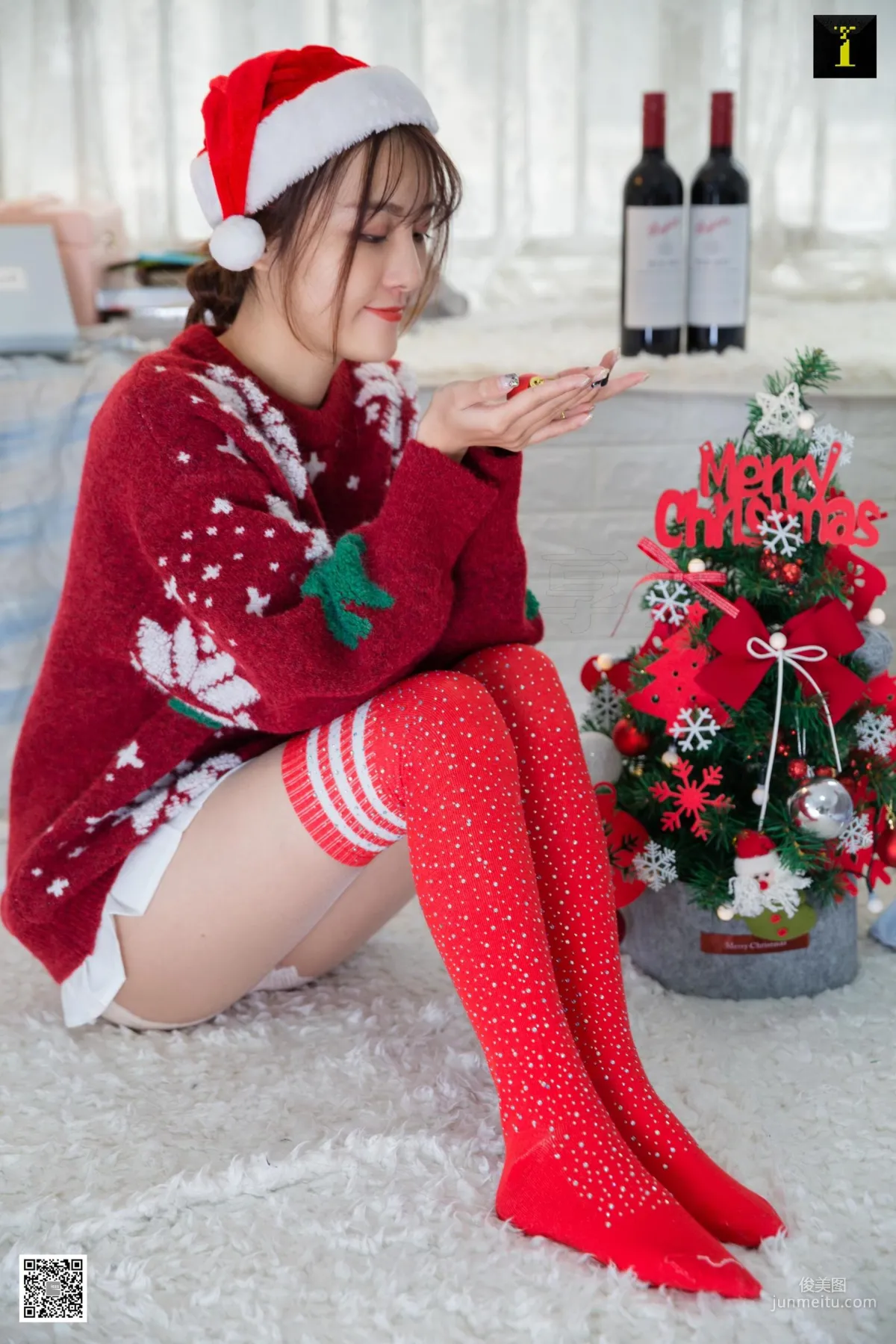 婉萍 《紅酒與聖誕節》 [異思趣向IESS] 絲襪美腿寫真集 3