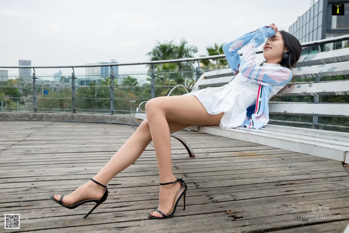 美子 《美子的燦爛笑容》 [異思趣向IESS] 美腿絲足寫真集 31