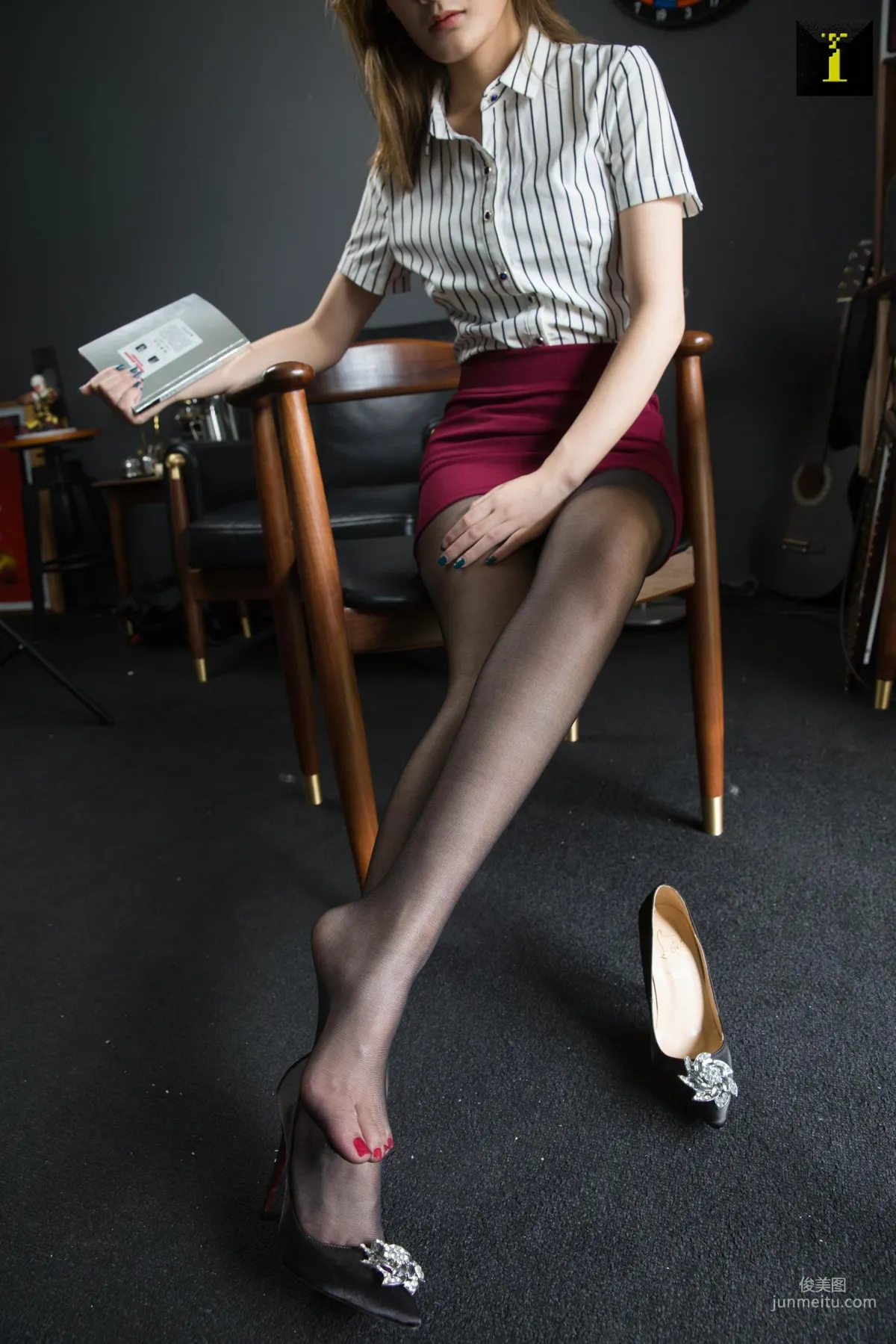 紫薇 《人生如戲 全靠演技》 [異思趣向IESS] 絲襪美腿寫真集 39