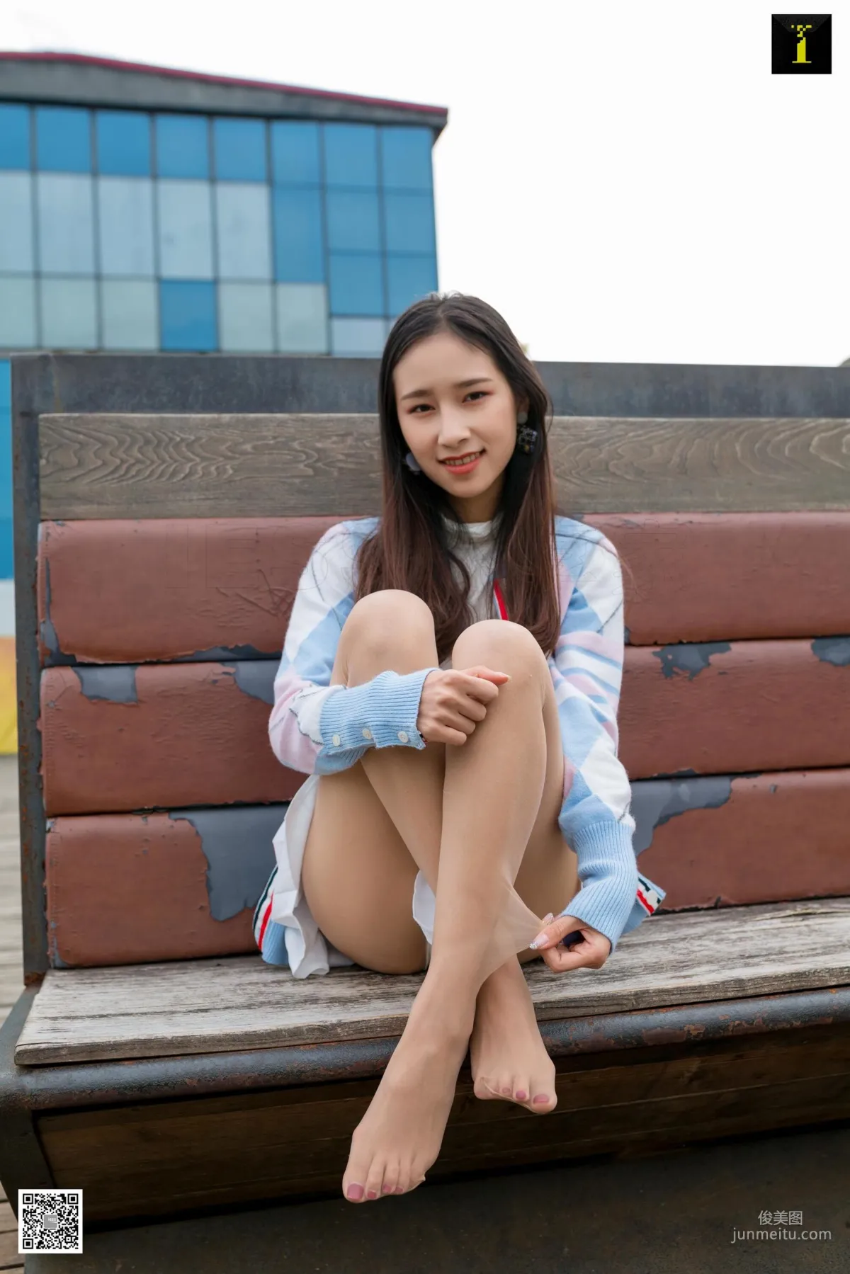 美子 《美子的燦爛笑容》 [異思趣向IESS] 美腿絲足寫真集 94