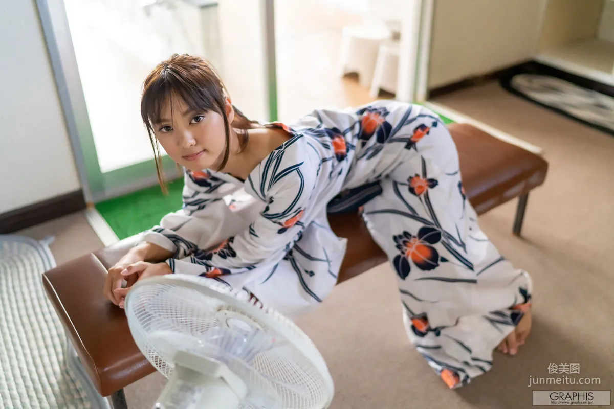 もなみ鈴(萌波鈴) Suzu Monami [Graphis] First Gravure 初脫ぎ娘 No.167 寫真集 25