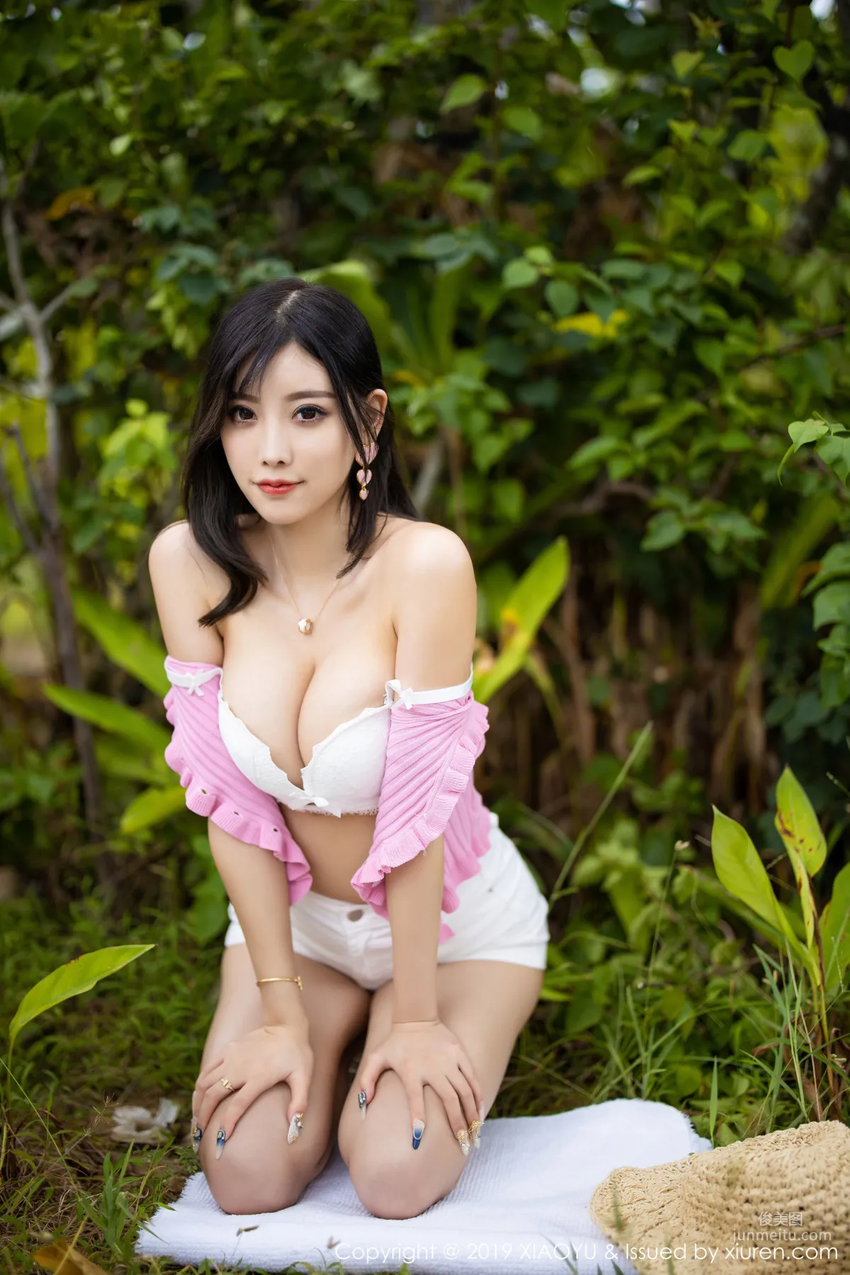 楊晨晨sugar《室外草帽女孩主題》 [語畫界XIAOYU] Vol.169 寫真集 25