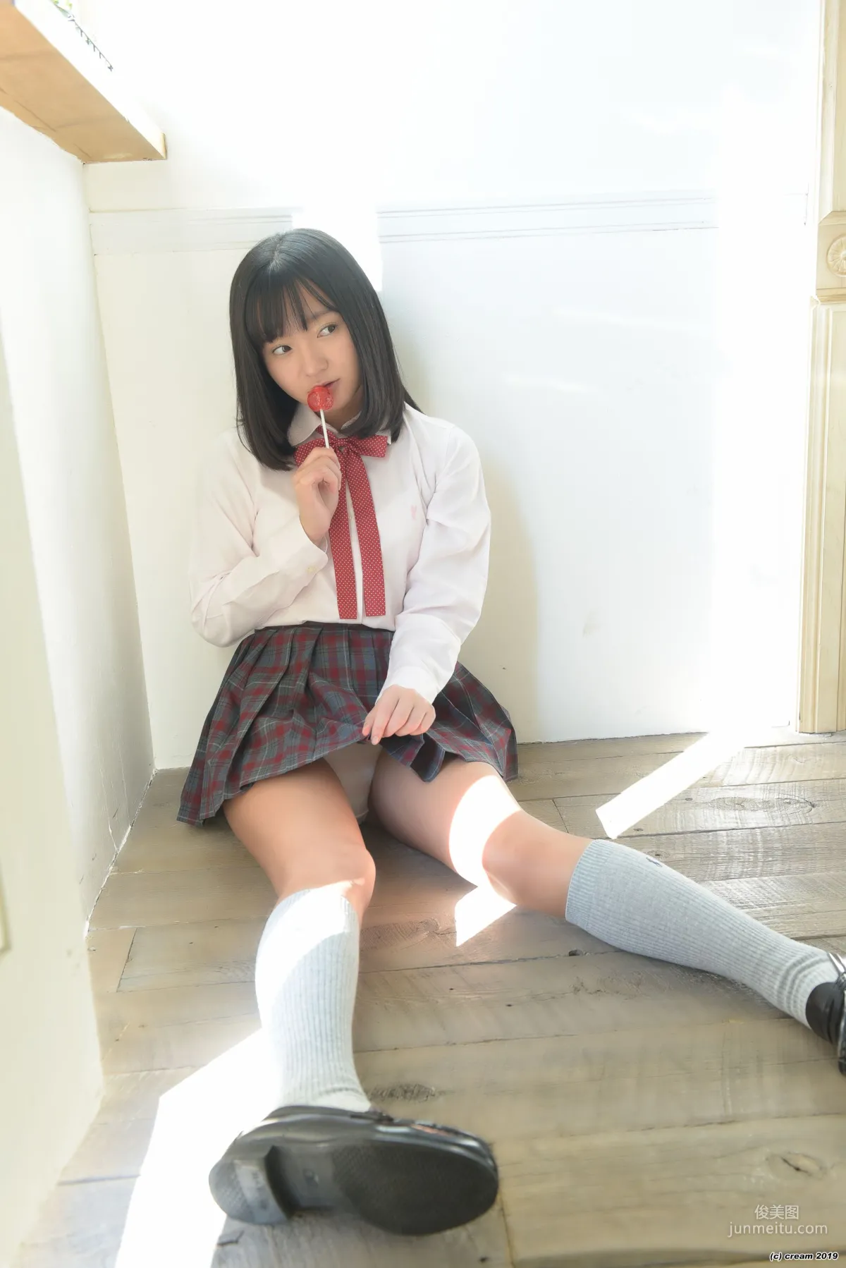 [LOVEPOP] 西永彩奈《Ayana Stripes - (Cream) - PPV》 寫真集 16