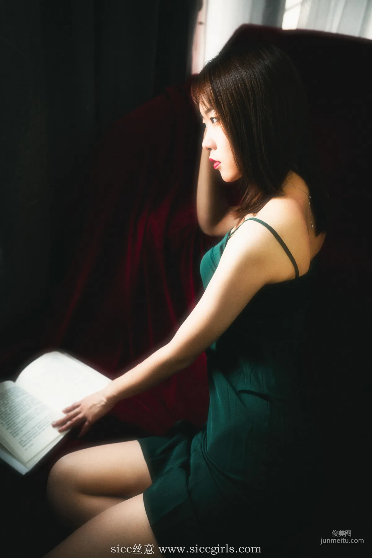蓓蓓《御姐-圣诞节特辑》 [丝意SIEE] No.399 写真集45