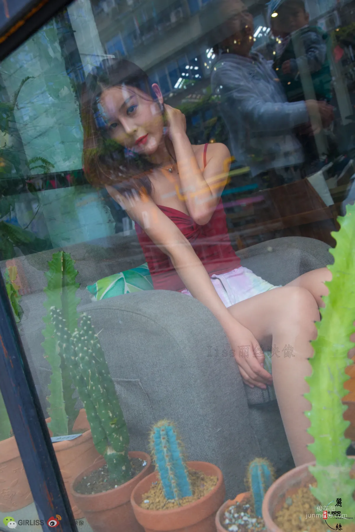 [丽丝映像LISS] 《梁冰的红螺旋与肉丝》 写真集10