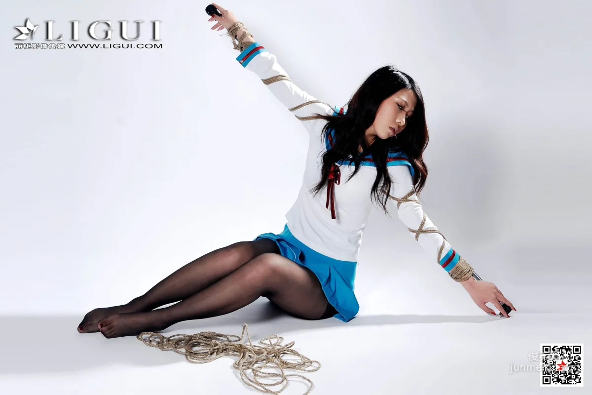 Model 幽幽《制服黑絲捆綁》 [麗櫃美束Ligui] 寫真集 38