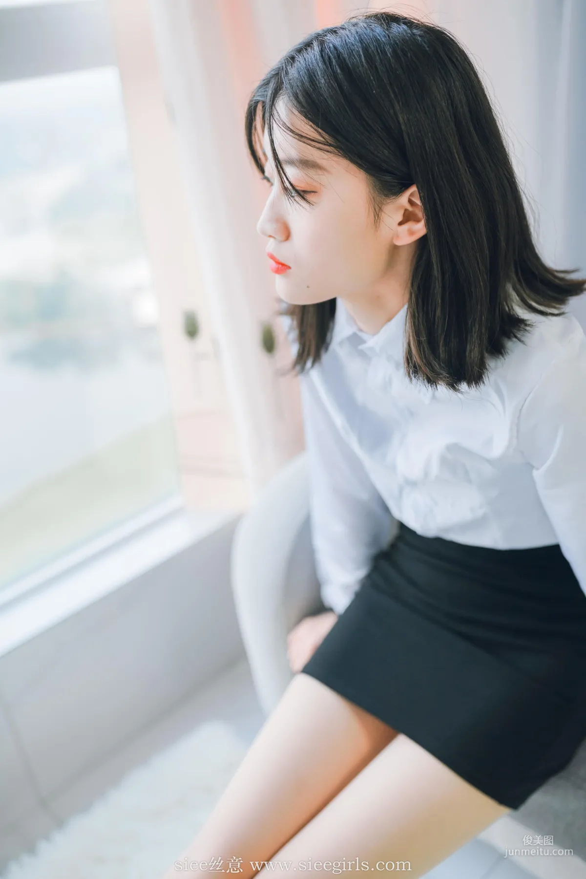 含含《叶落惊喜》 [丝意SIEE] No.396 写真集7