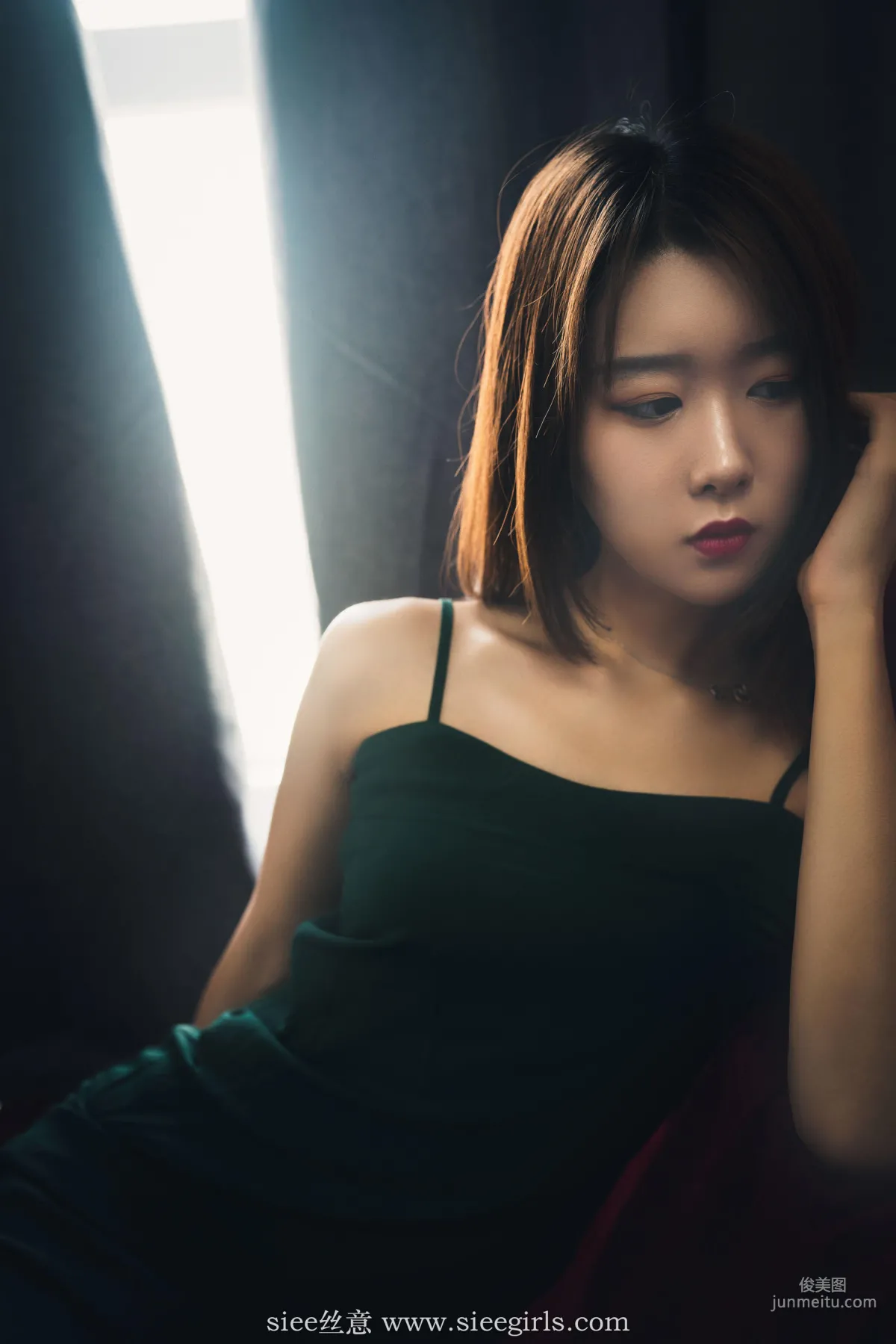 蓓蓓《御姐-圣诞节特辑》 [丝意SIEE] No.399 写真集5