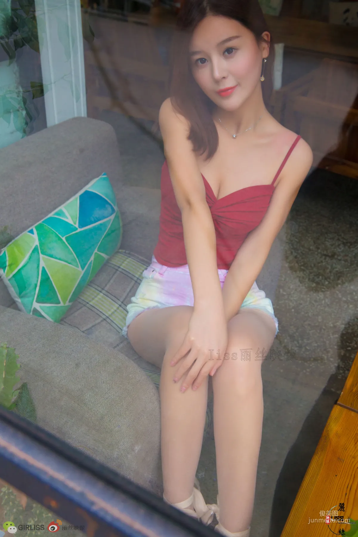[丽丝映像LISS] 《梁冰的红螺旋与肉丝》 写真集13