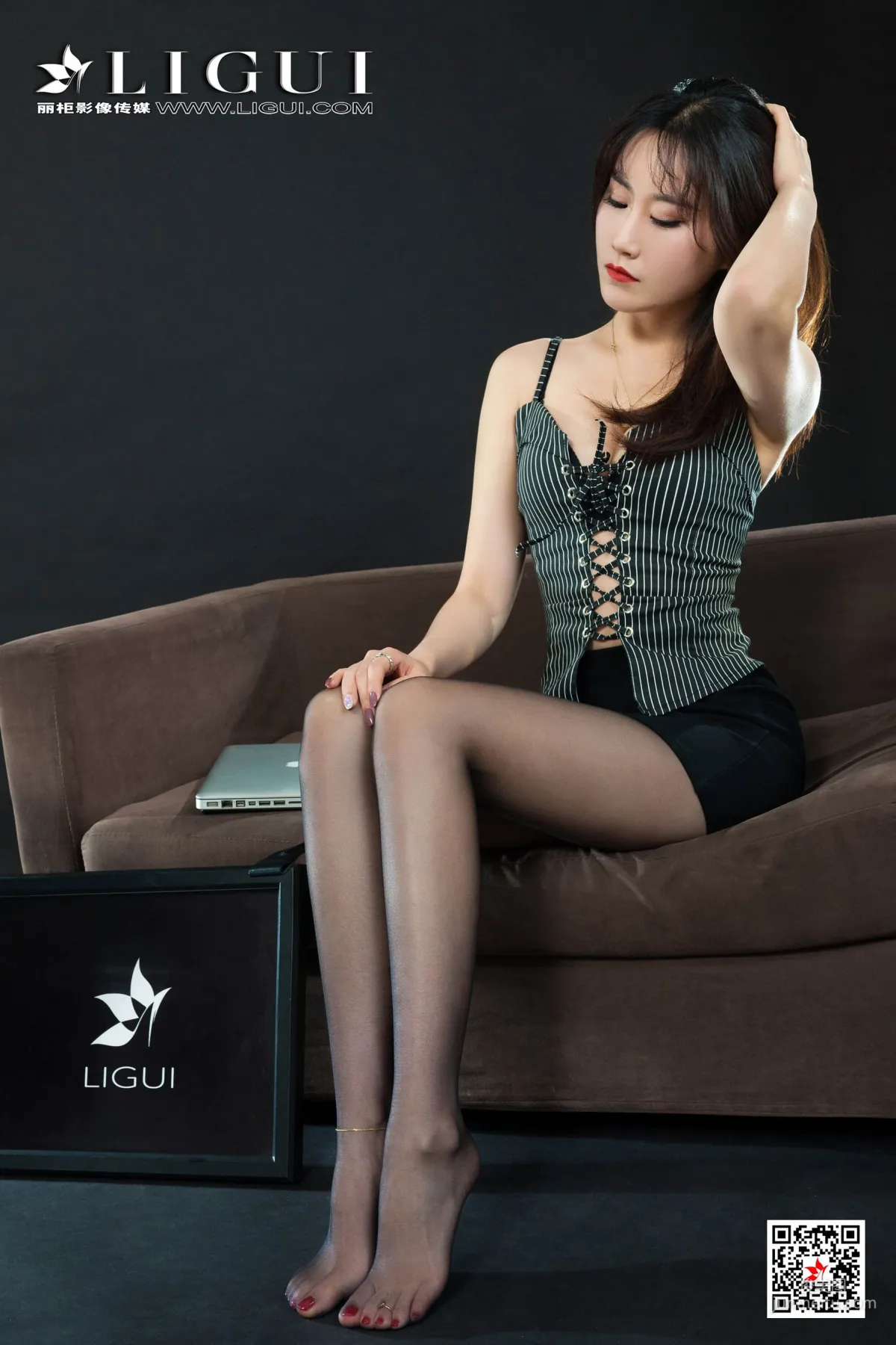 Model 子晴《极品黑丝女秘书》 [丽柜Ligui] 写真集2