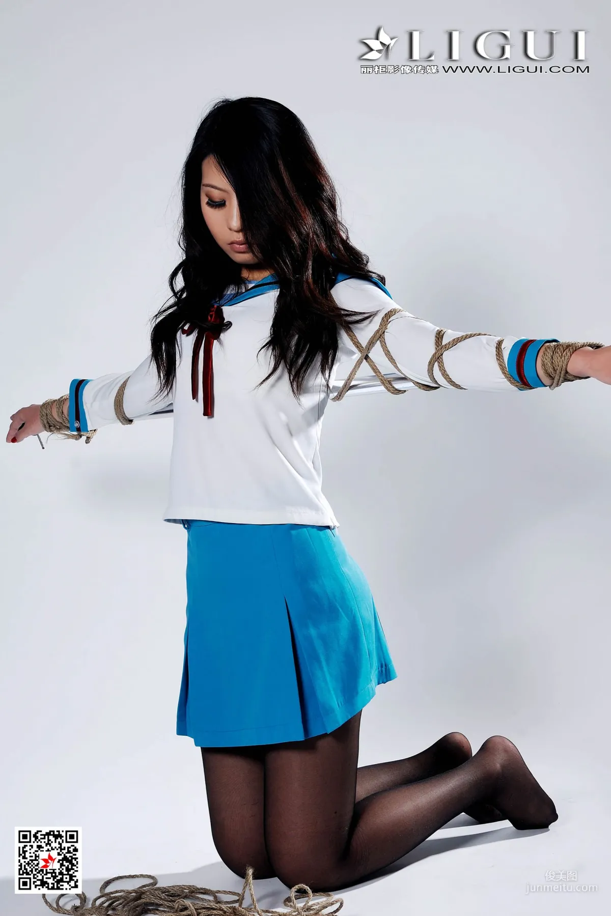 Model 幽幽《制服黑絲捆綁》 [麗櫃美束Ligui] 寫真集 4