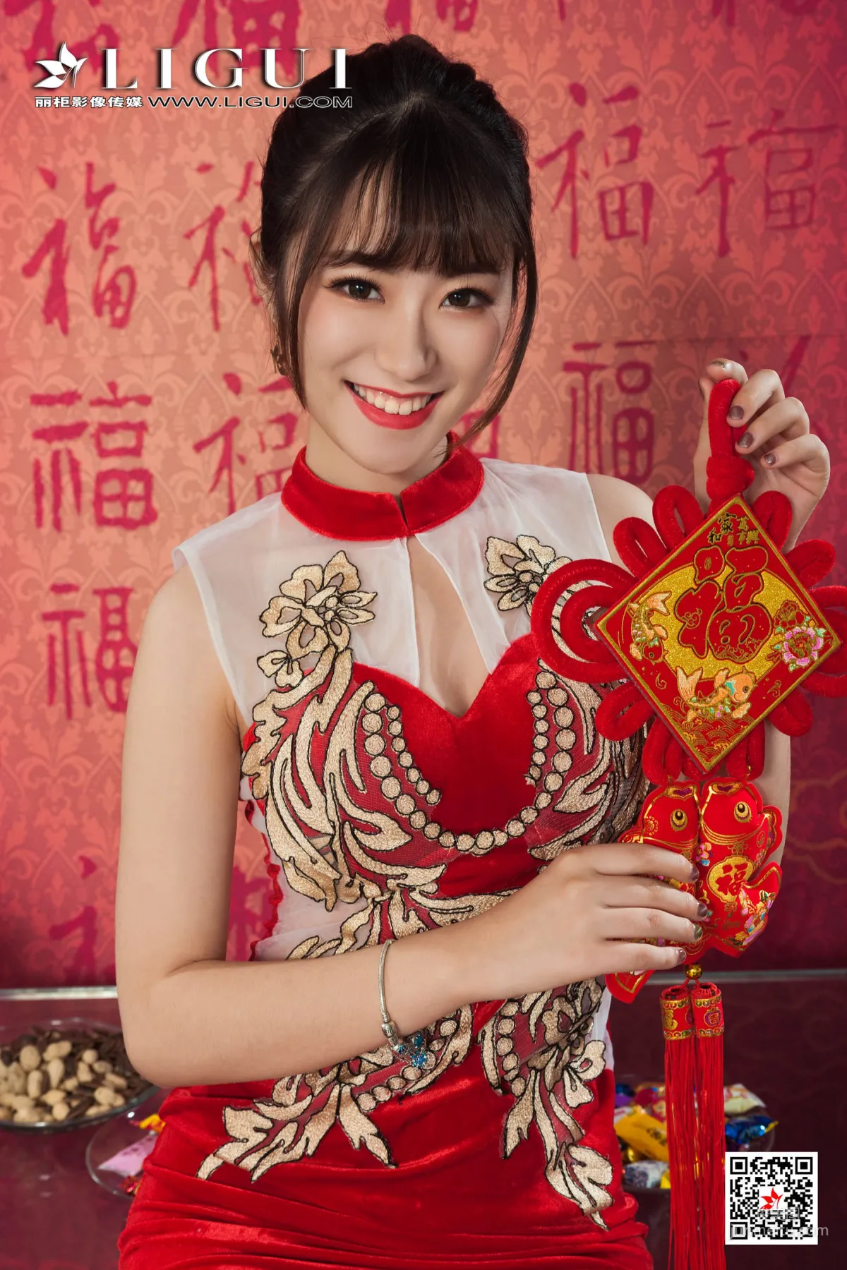 潘潘&安娜《旗袍姐妹花慶新年》 [麗櫃Ligui] 寫真集 13