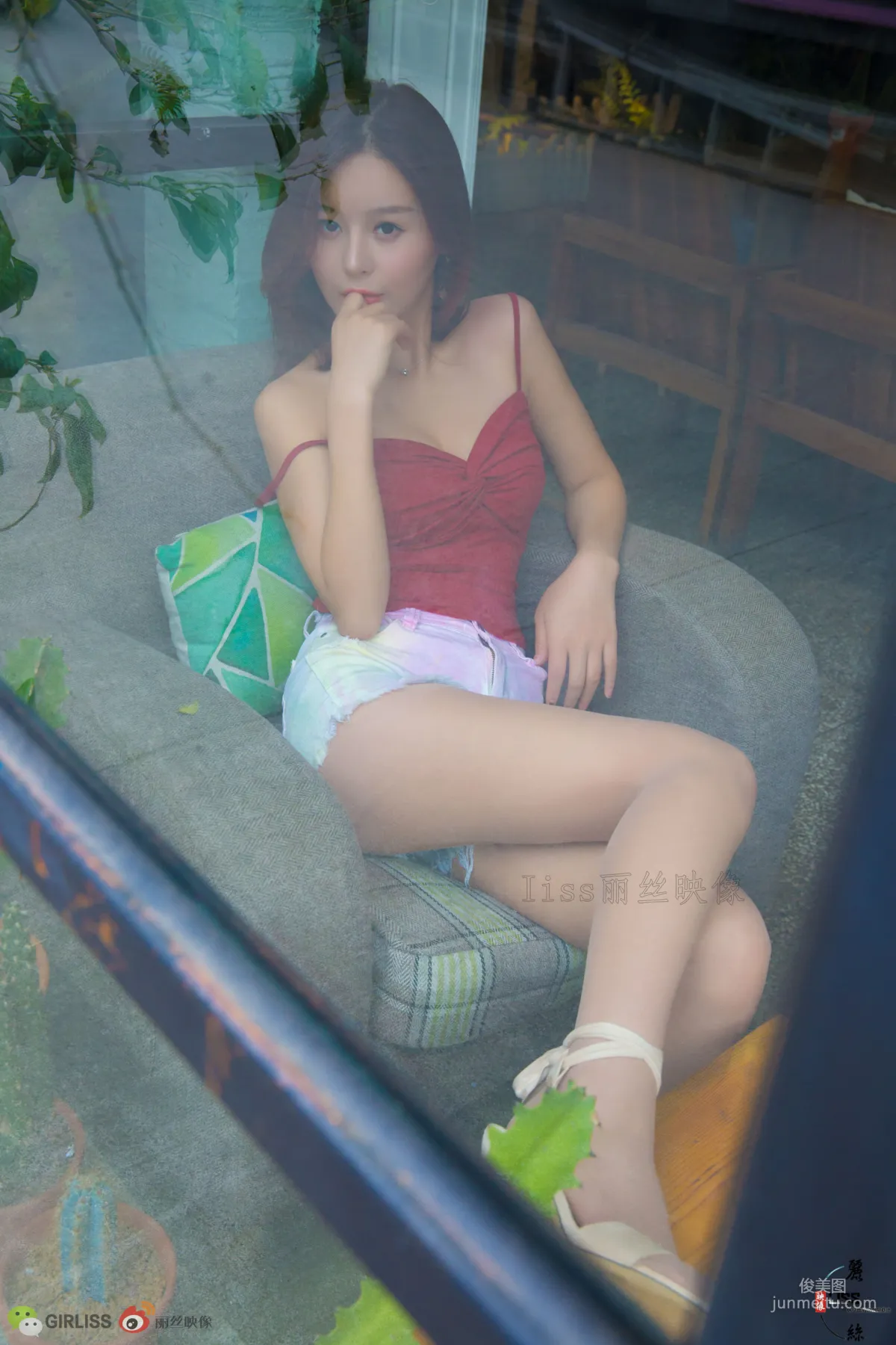 [丽丝映像LISS] 《梁冰的红螺旋与肉丝》 写真集6