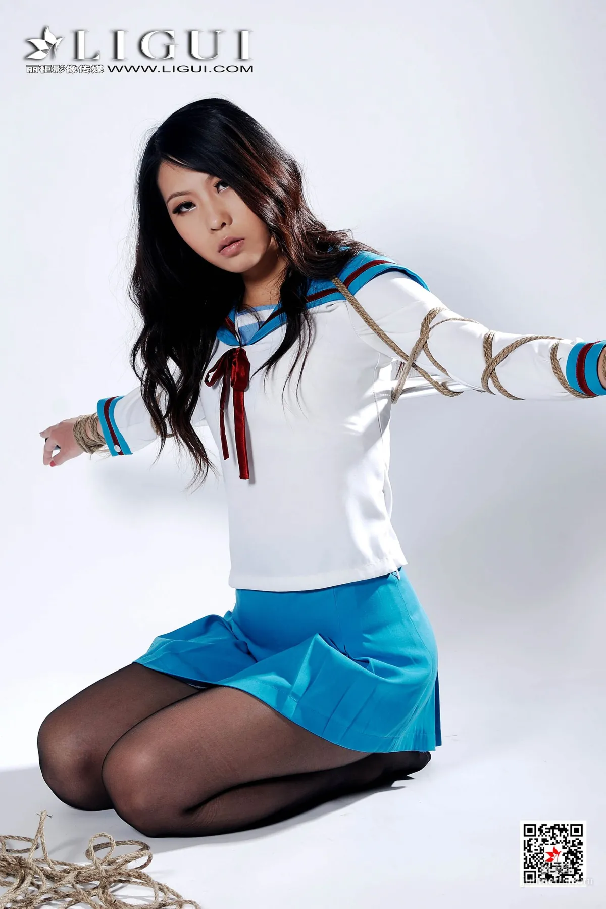 Model 幽幽《制服黑絲捆綁》 [麗櫃美束Ligui] 寫真集 16