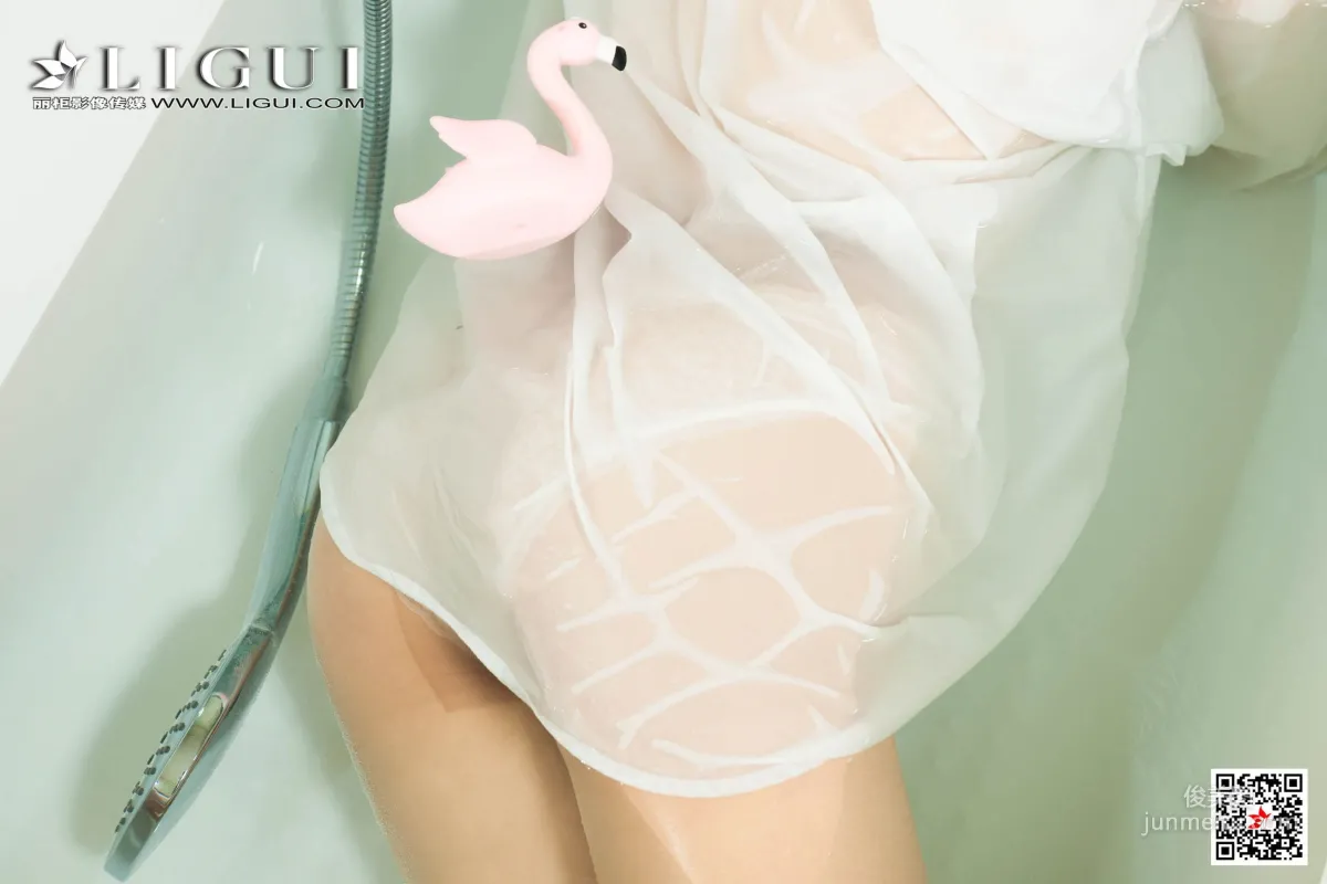 Model 兔子《浴室白襯衫濕身絲足》 [麗櫃Ligui] 寫真集 34