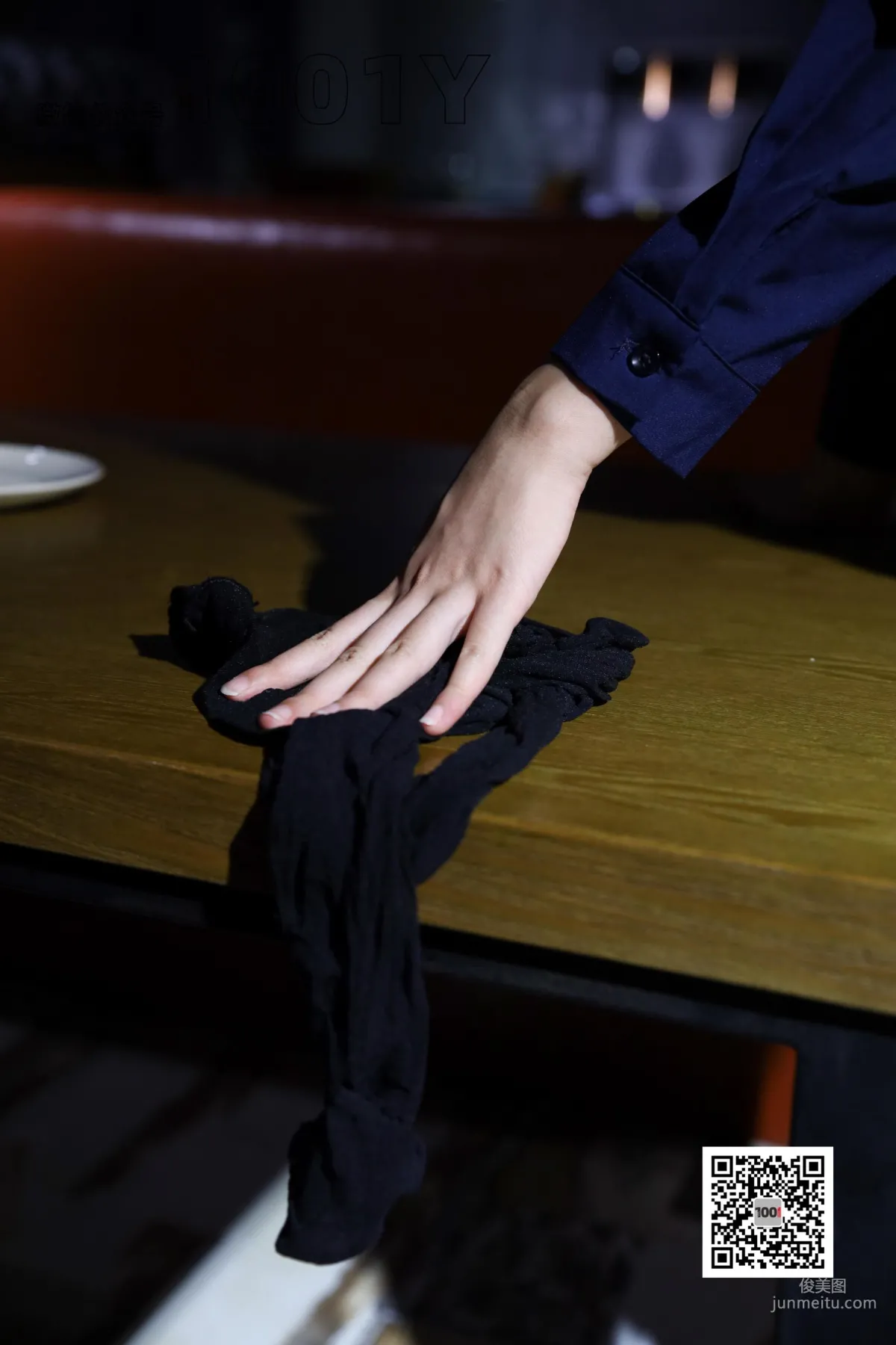 模特腿腿 《餐廳的服務員3》 [IESS一千零一夜] 寫真集 88
