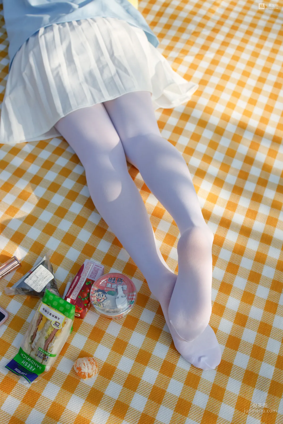 默陌《踩物 白丝50D》 [森萝财团] JKFUN-031 写真集10