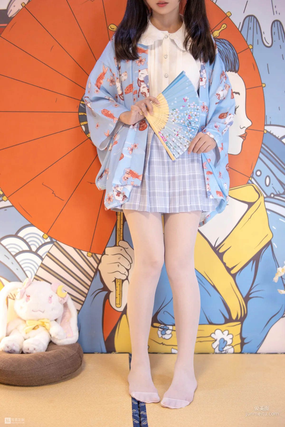 默陌《15D白丝 花里胡哨的民宿》 [森萝财团] JKFUN-027 写真集5