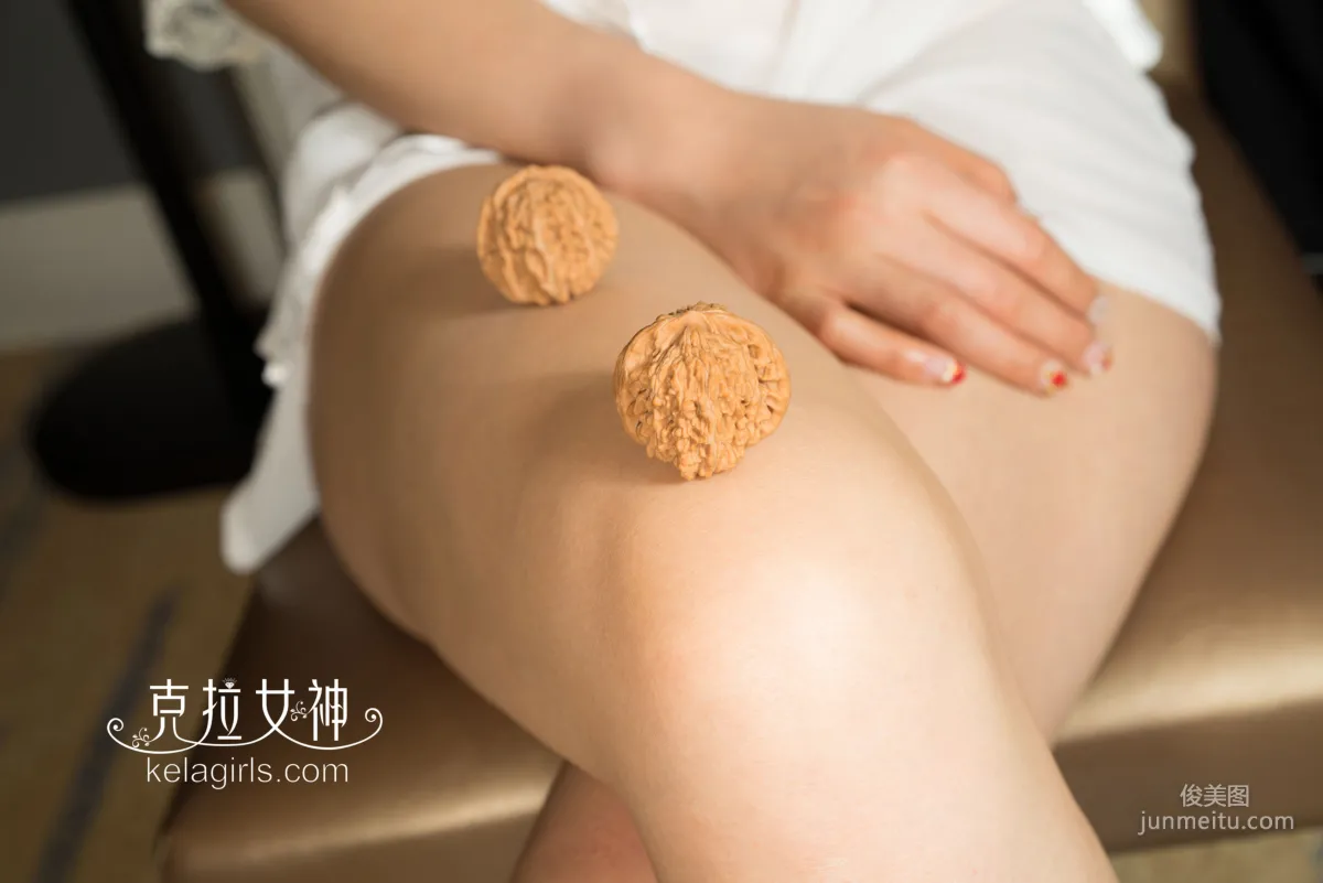 璇子《玉足揉核桃》 [克拉女神Kelagirls] 寫真集 37