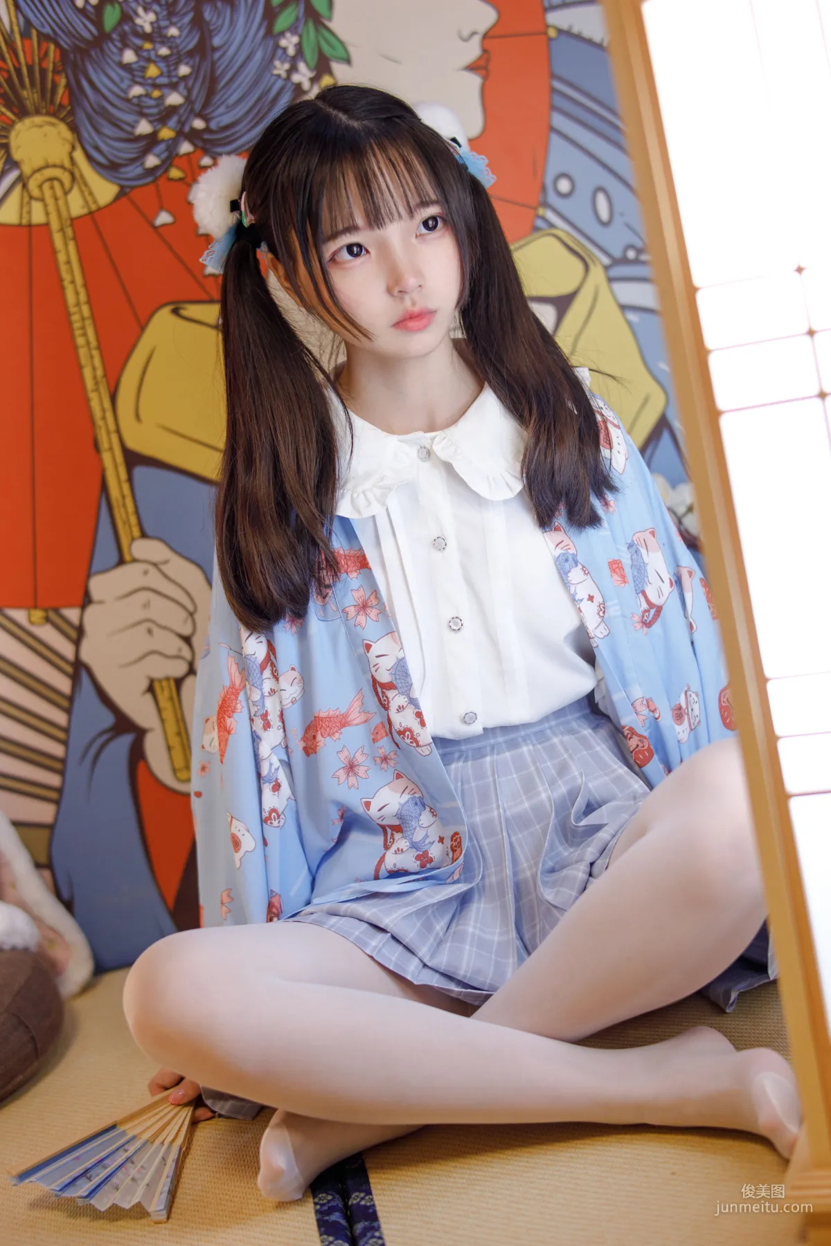 默陌《15D白絲 花裡胡哨的民宿》 [森蘿财團] JKFUN-027 寫真集 21