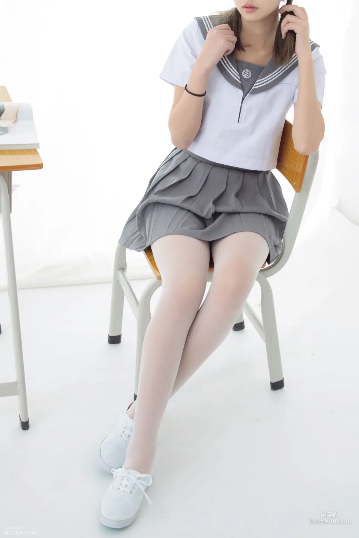 默陌《白丝网鞋合辑》 [森萝财团] JKFUN-050 写真集43