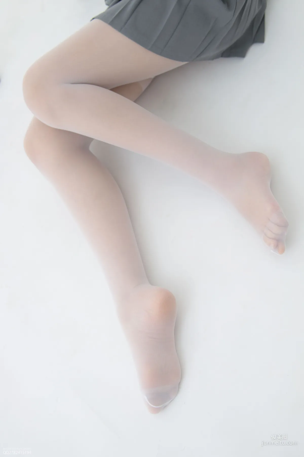 默陌《白丝网鞋合辑》 [森萝财团] JKFUN-050 写真集49