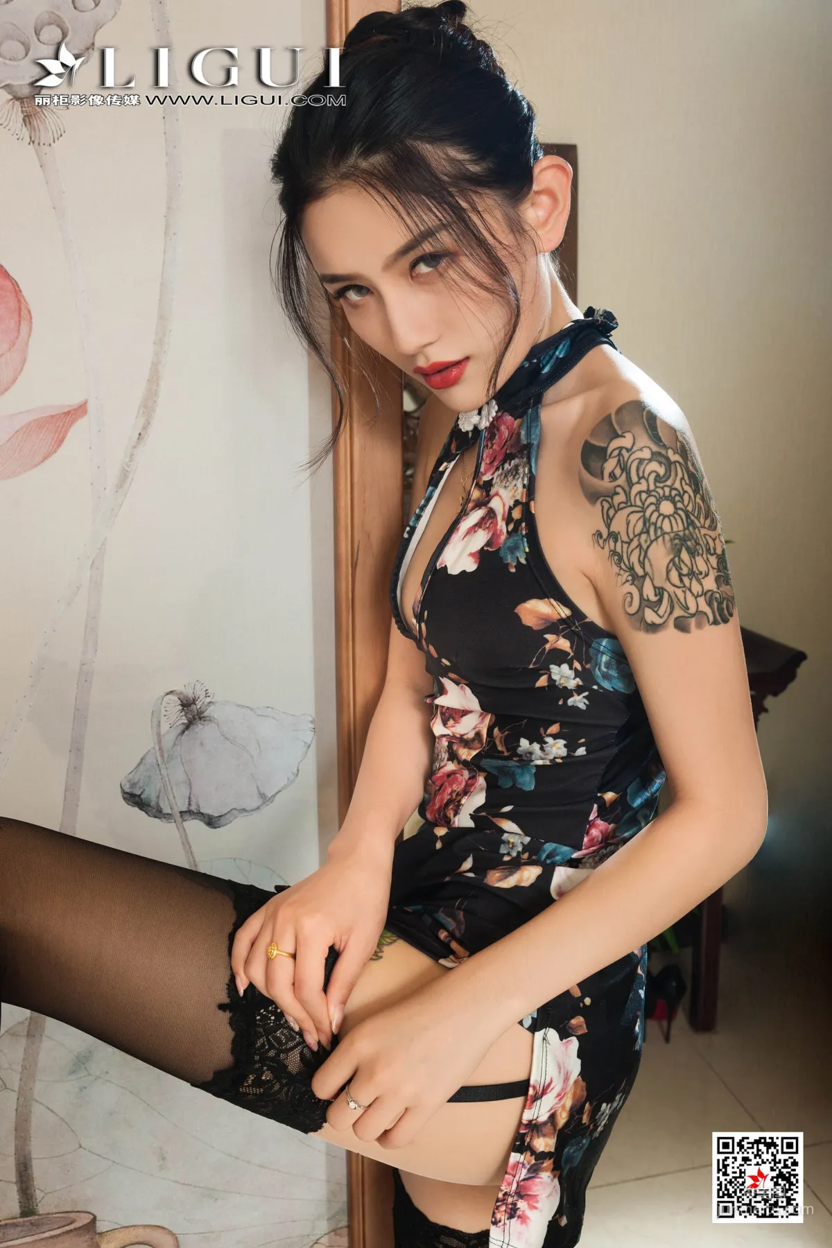 Model 甜甜《黑丝旗袍诱惑》 [丽柜Ligui] 写真集13